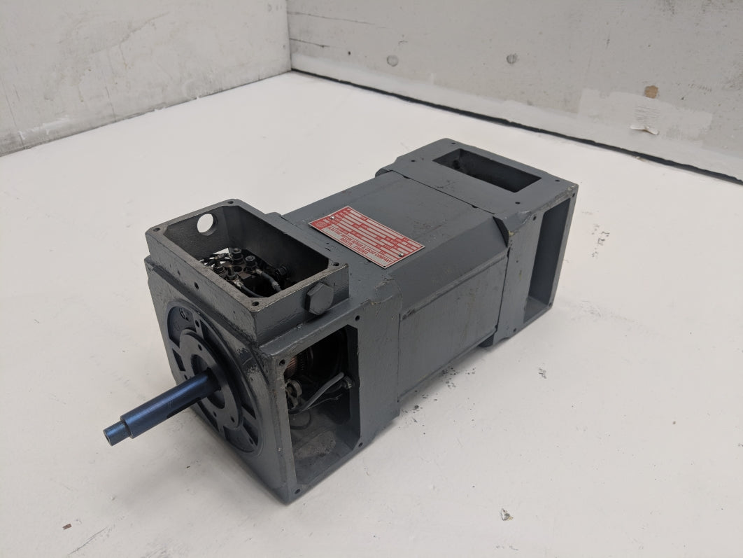 LENZE MOTOR 400V 16.2A 2740RPM 5.25HP UNMP