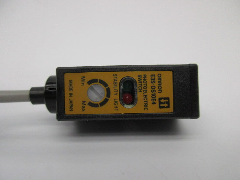 OMRON E3S-DS10E4 12-24VDC 2M NSMP