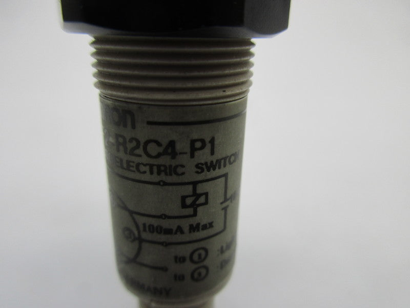 OMRON E3F2-R2C4-P1 UNMP