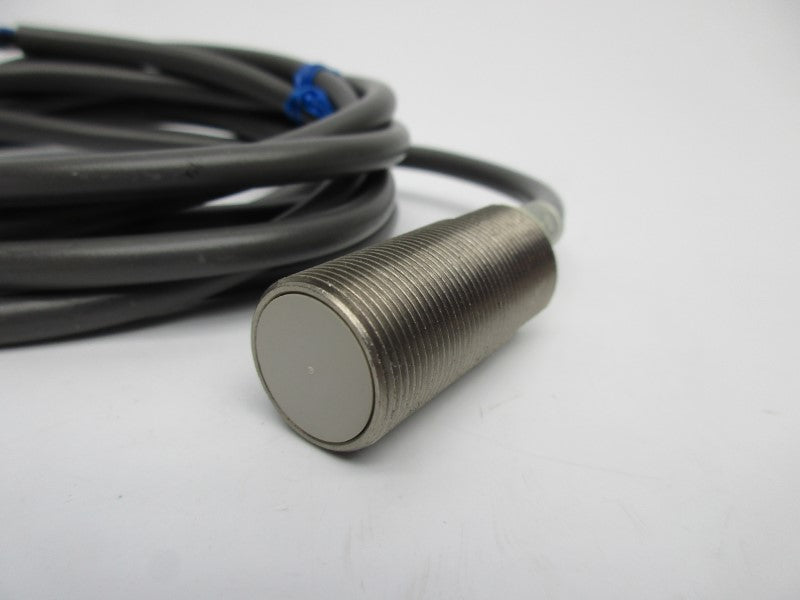 OMRON E2E-X5E1 UNMP