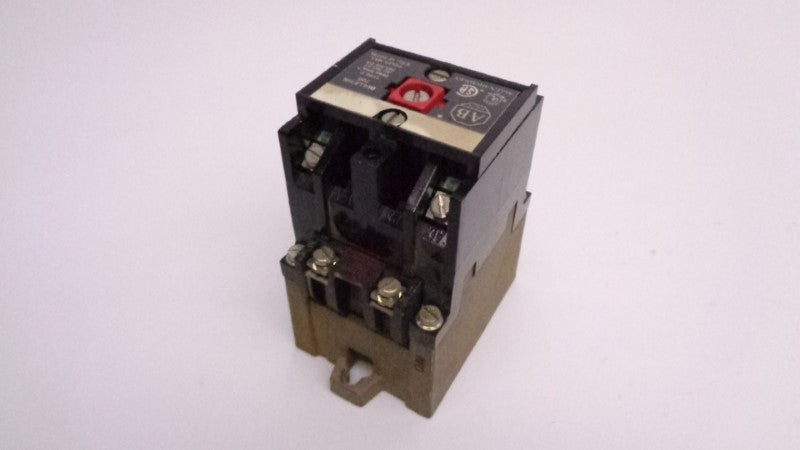 ALLEN BRADLEY 700-P200A1 SER. A UNMP