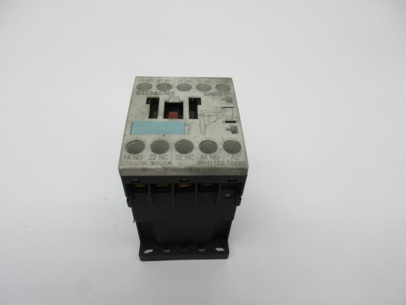 SIEMENS 3RH1122-1AK60 110/120V UNMP
