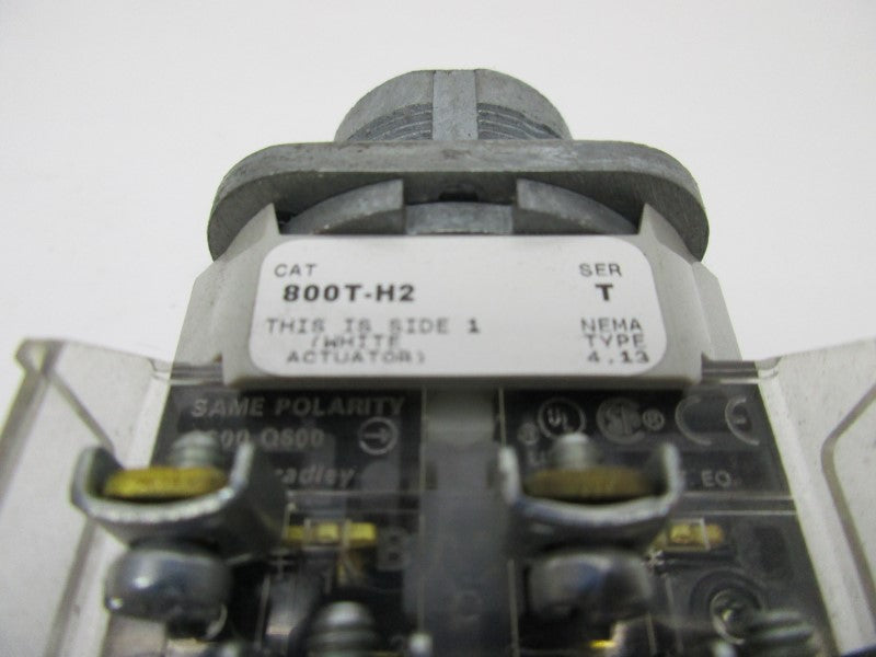 ALLEN BRADLEY 800T-H2 SER. T (AS PICTURED) UNMP