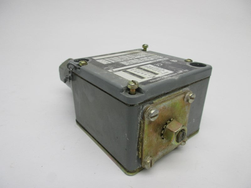 ALLEN BRADLEY 836T-T352J SER. A UNMP