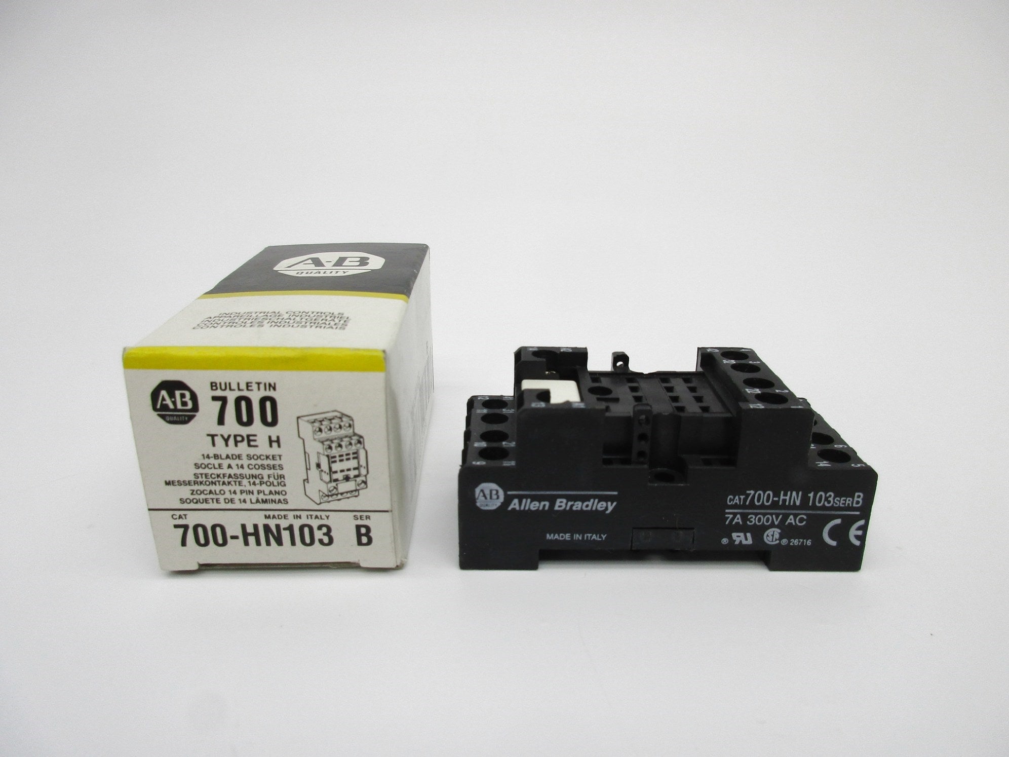 ALLEN BRADLEY 700-HN103 SER. B 300VAC 7A (BK/YL) NSMP