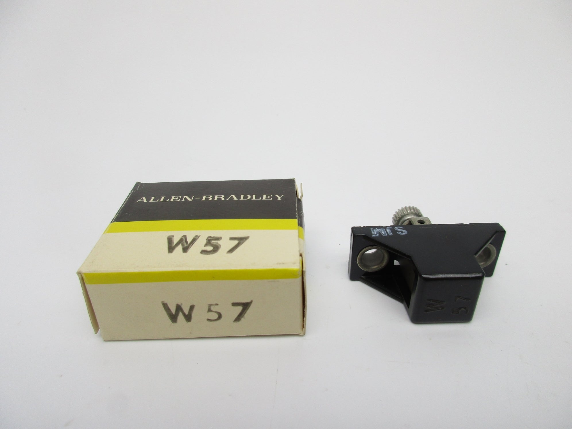 ALLEN BRADLEY W57 (BK/YL) NSMP