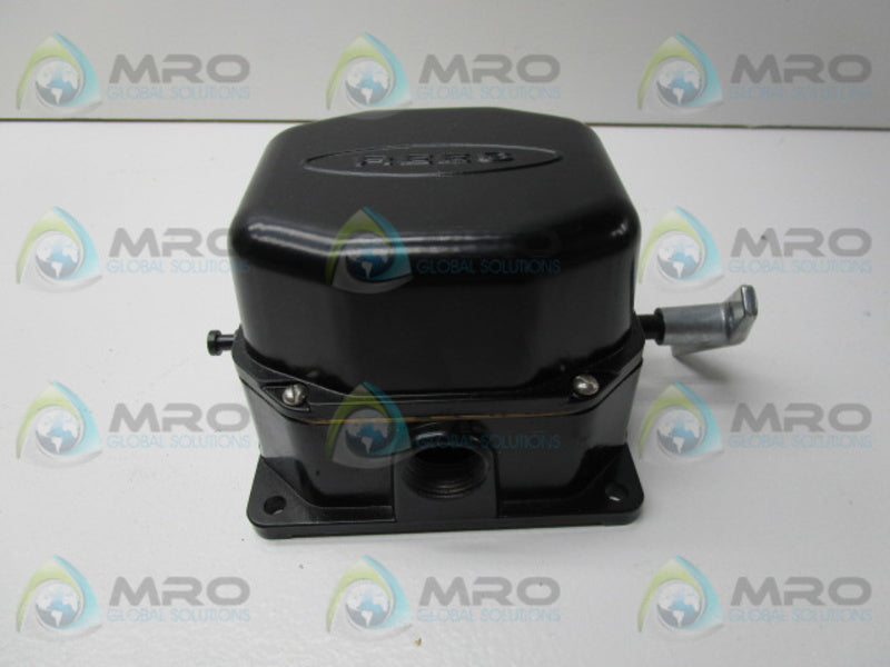 REES 04944-200 * NEW IN BOX *