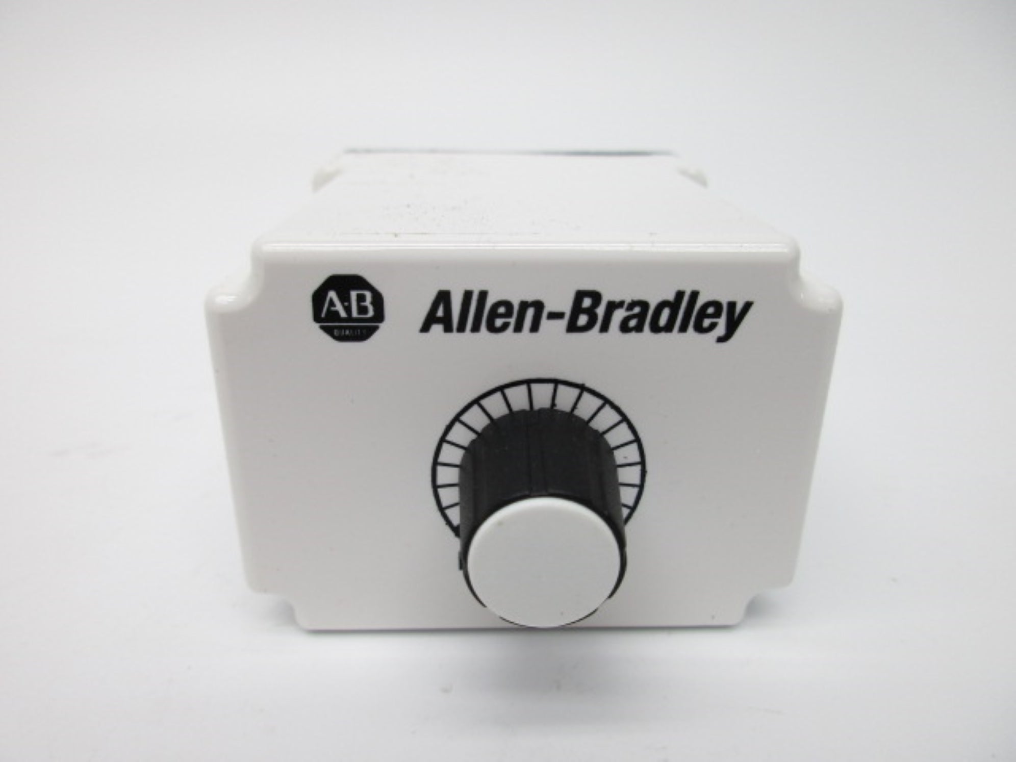 ALLEN BRADLEY 700-HT12BU120 SER. D 120VAC 10A 1.0S-100S (WH) NSMP