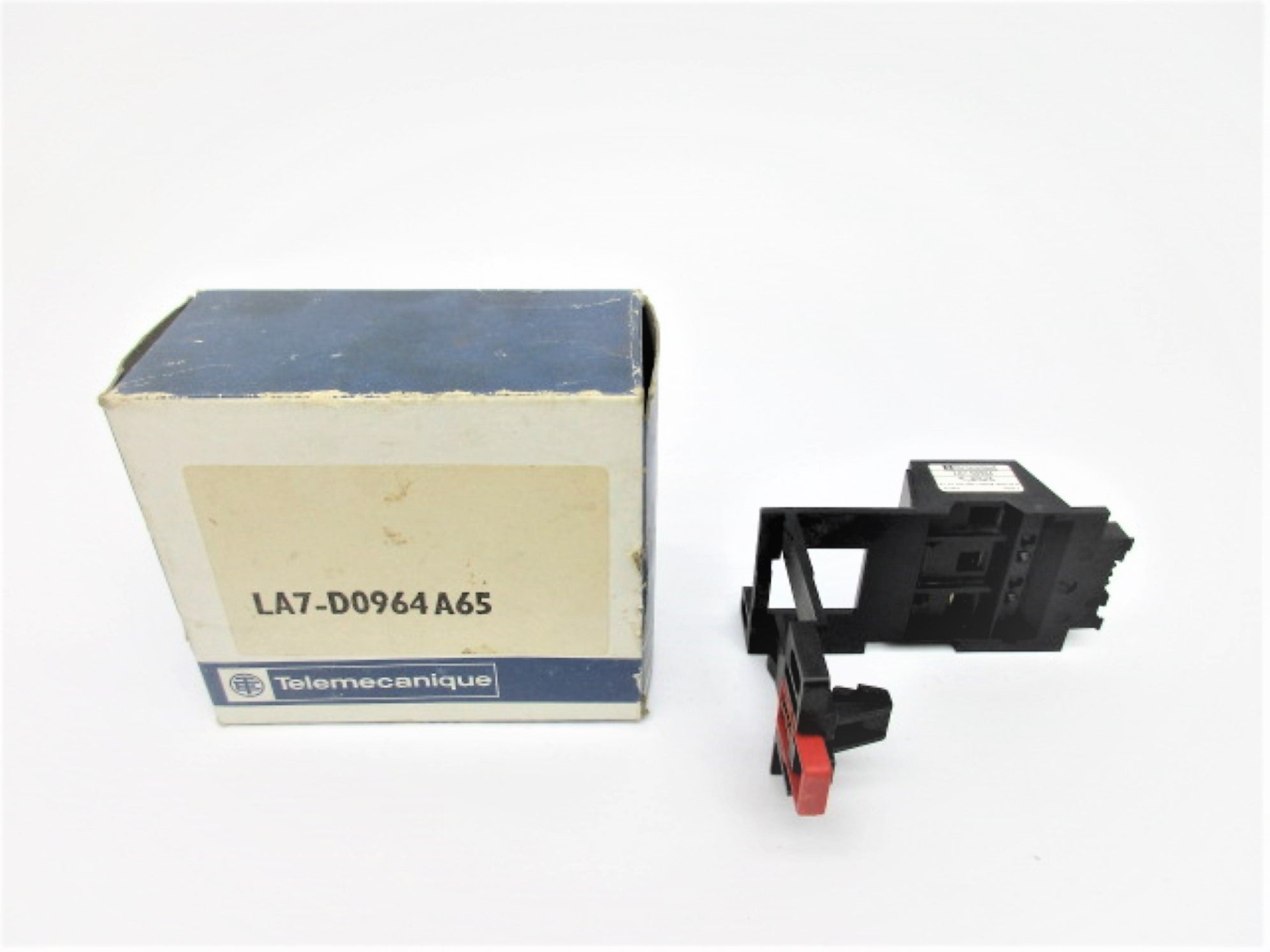 TELEMECANIQUE LA7-D0964A65 NSMP