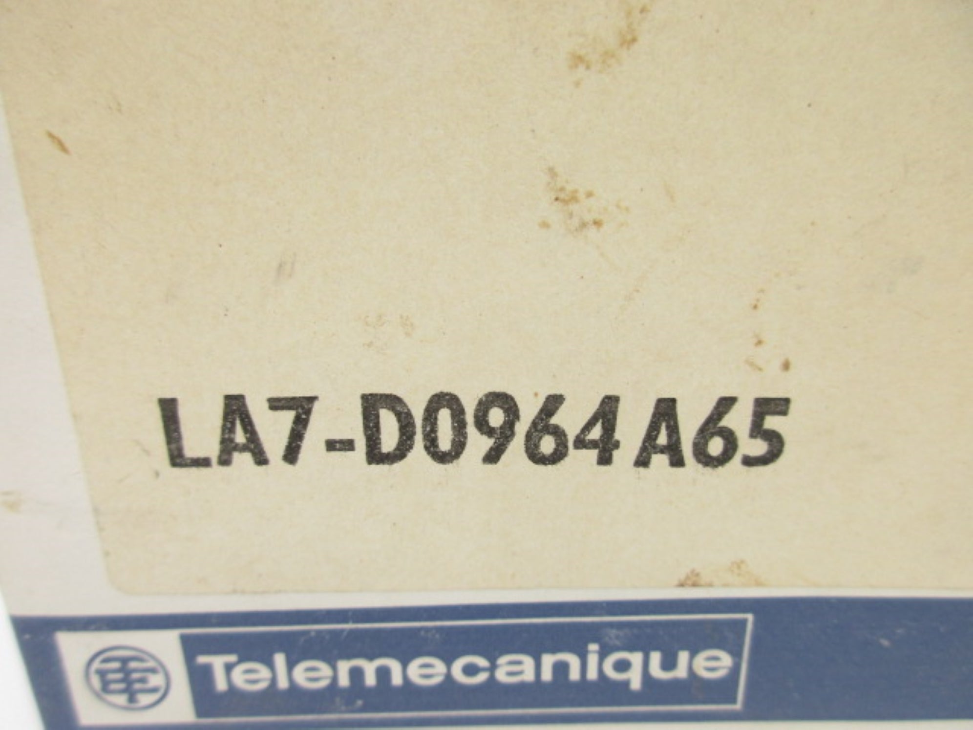 TELEMECANIQUE LA7-D0964A65 NSMP