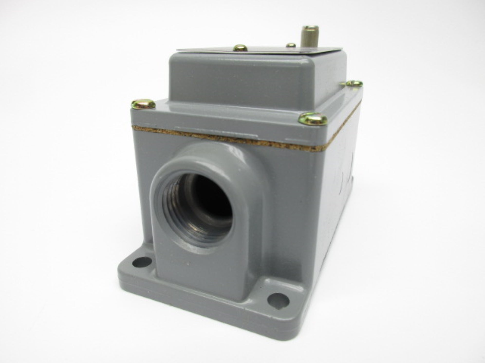 INDUSTRIAL SPARE PART 802T-R7TD SER. 2 120VAC 3A NSNP