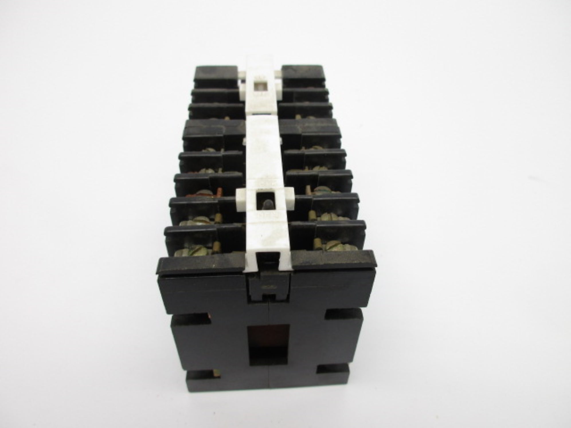 GENERAL ELECTRIC CR122A06702AA SER. A 10A 300V UNMP