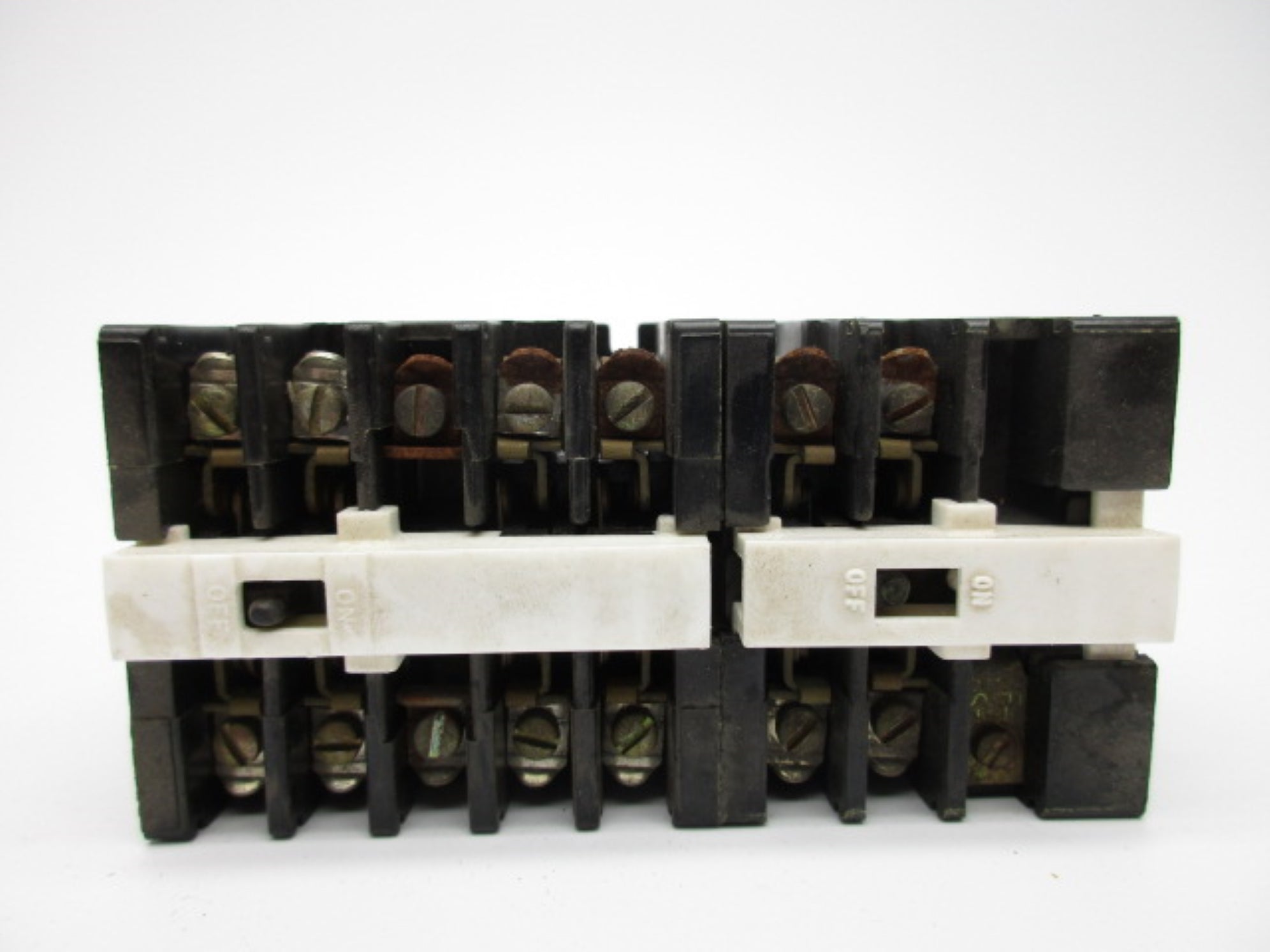GENERAL ELECTRIC CR122A06702AA SER. A 10A 300V UNMP