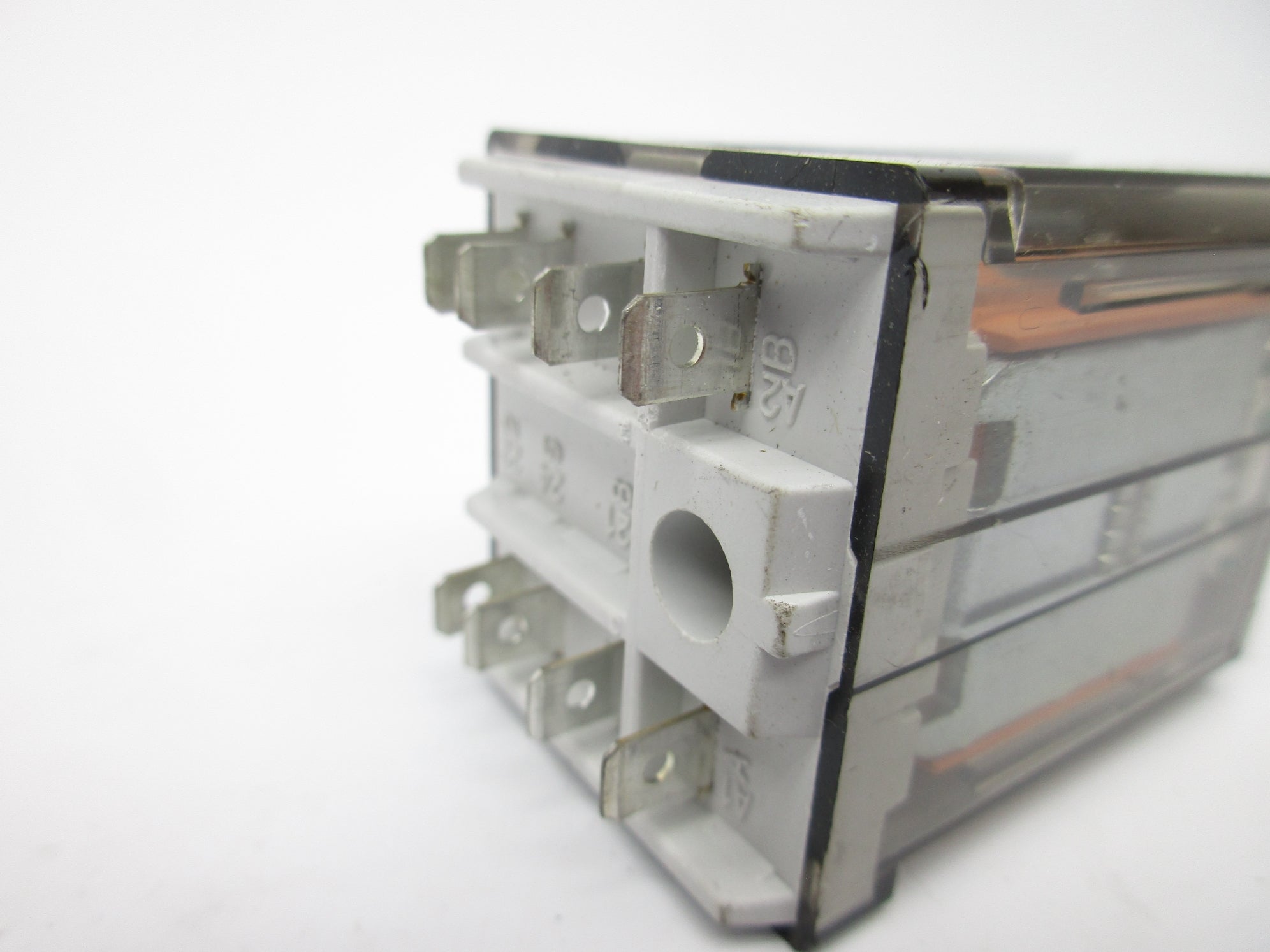 INDUSTRIAL SPARE PART 700-HB32A1-4 SER. D 15A 120VAC NSNP
