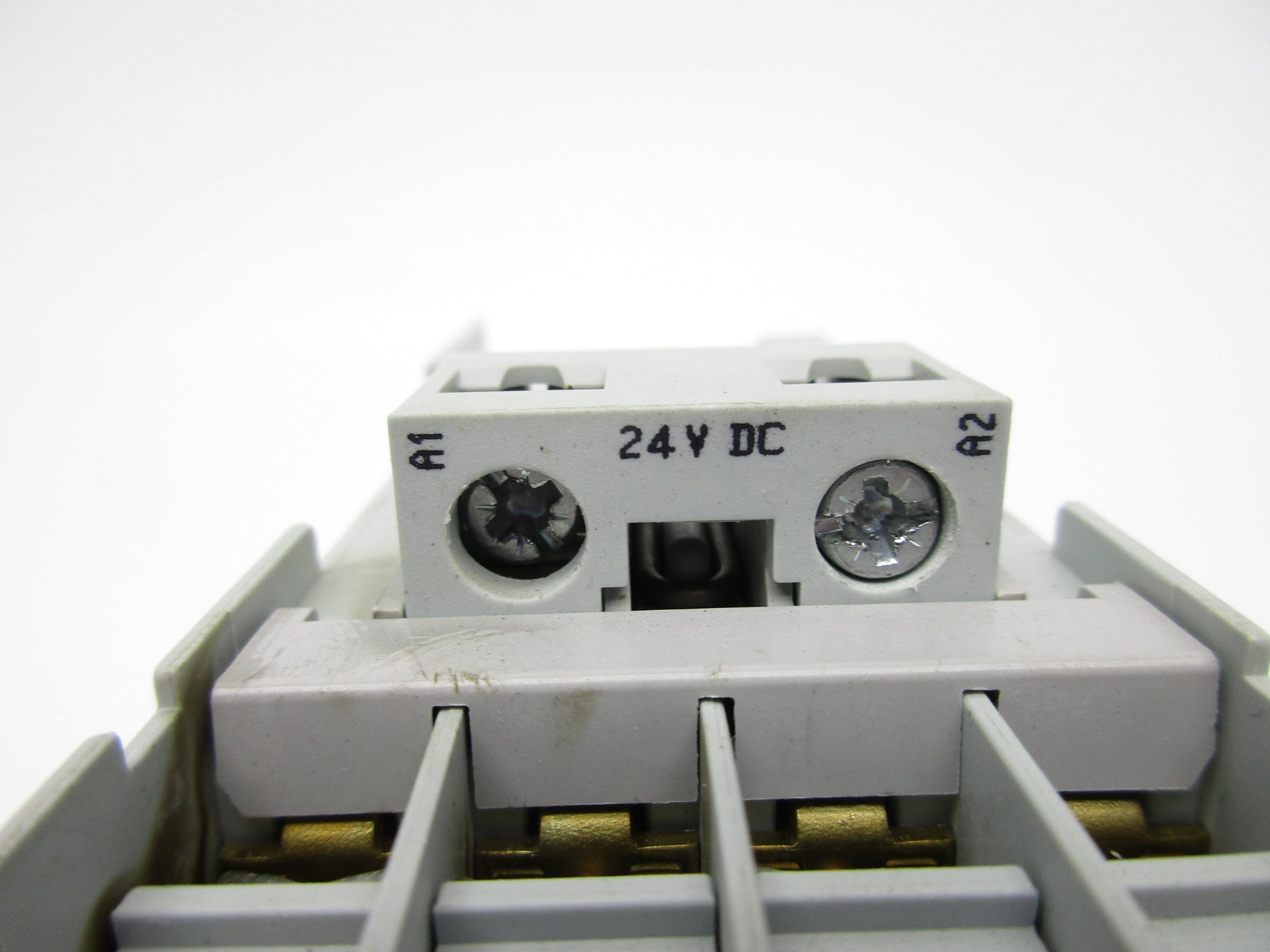 ALLEN BRADLEY 100-C12ZJ10 SER. A 24VDC (BR/WH) NSMP