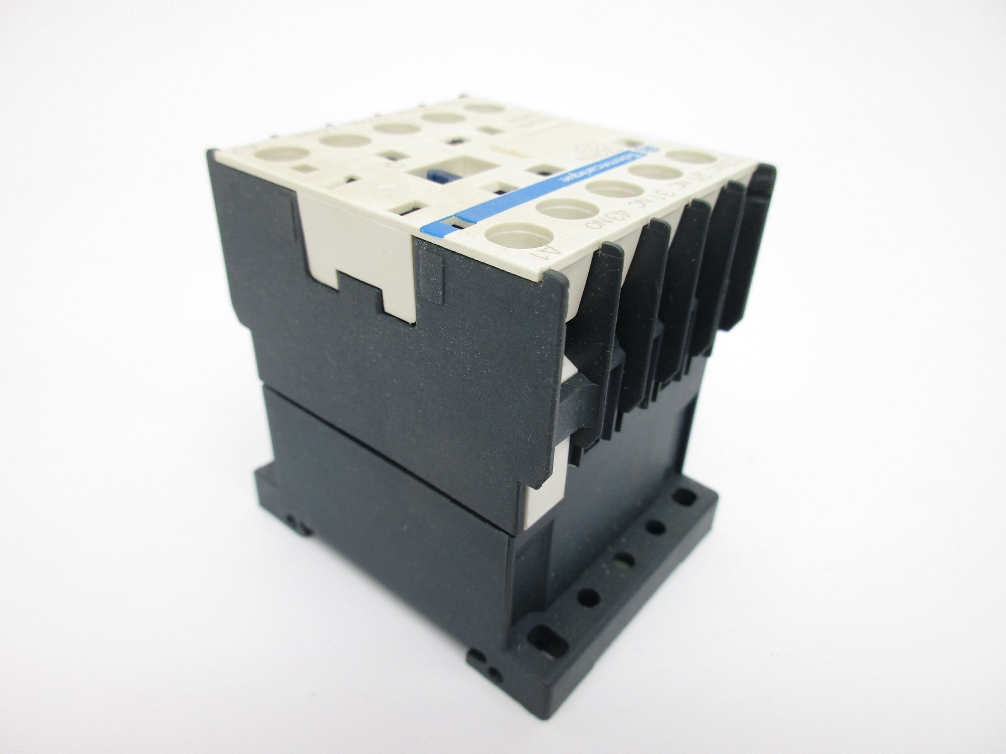 TELEMECANIQUE CA2KN22U7 10A 230/240V NSNP