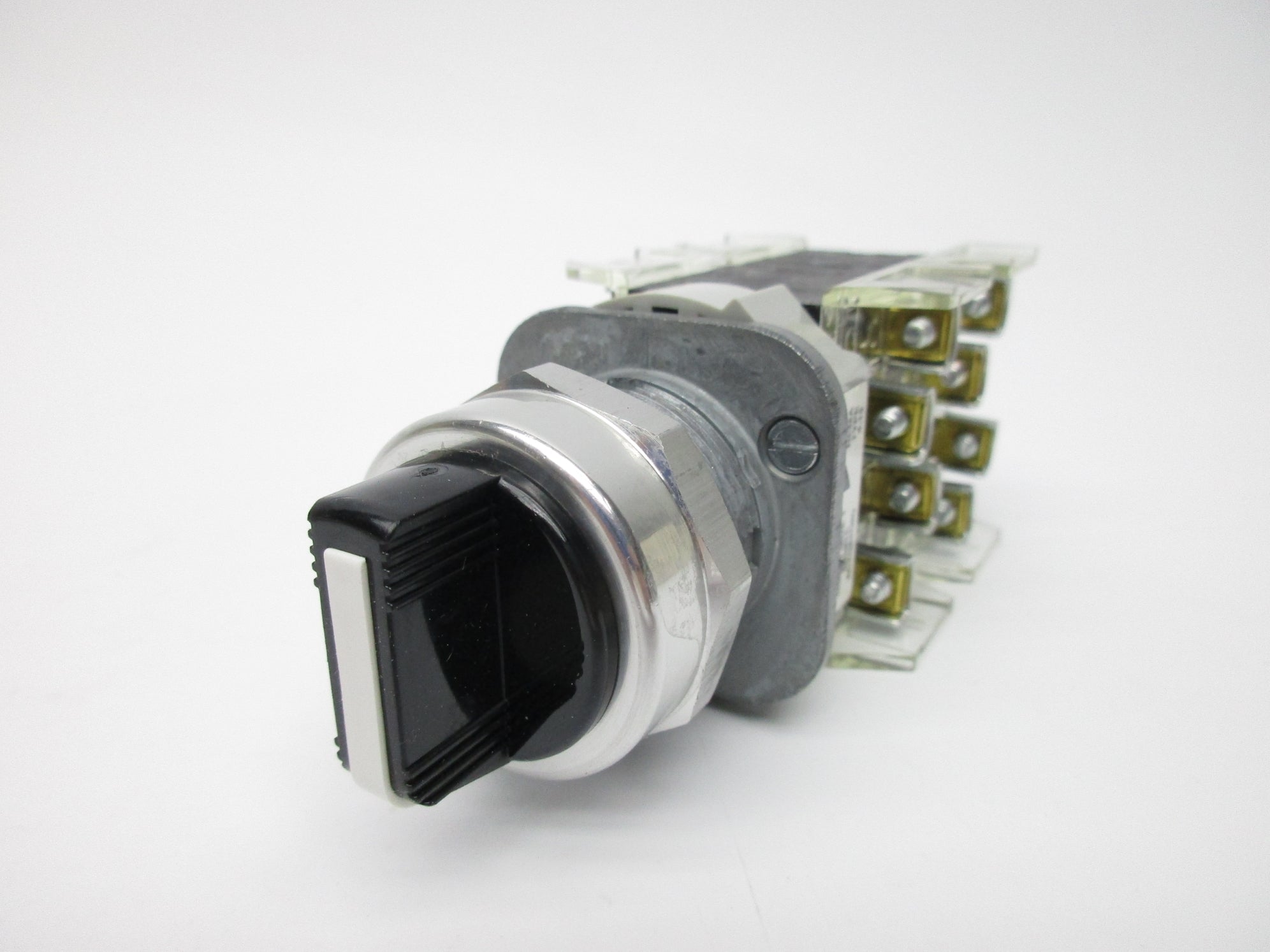 ALLEN BRADLEY 800T-J2C SER. T (WH) NSMP