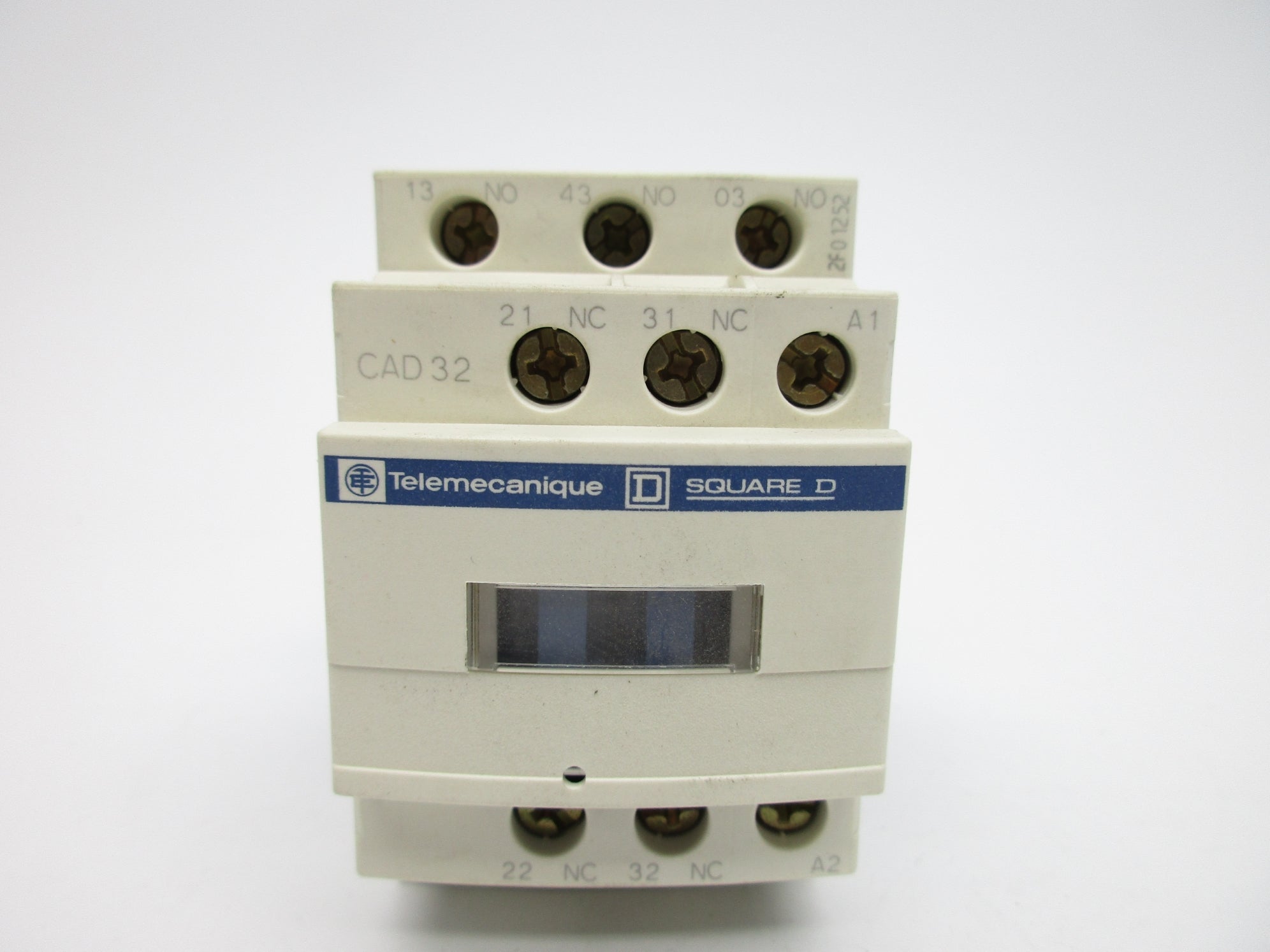 TELEMECANIQUE CAD32B7 10A 24V NSNP
