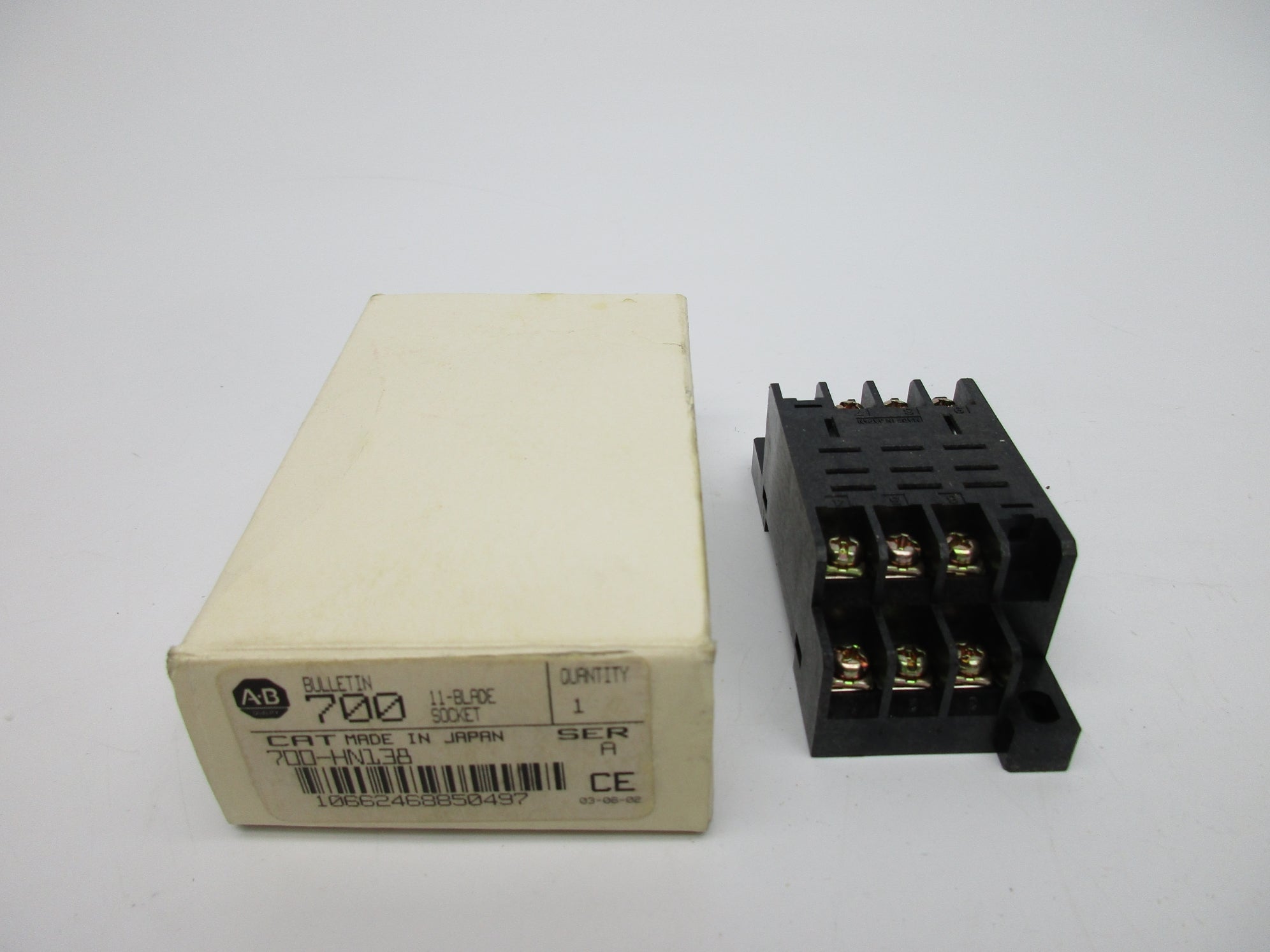 ALLEN BRADLEY 700-HN138 SER. A (WH) NSMP