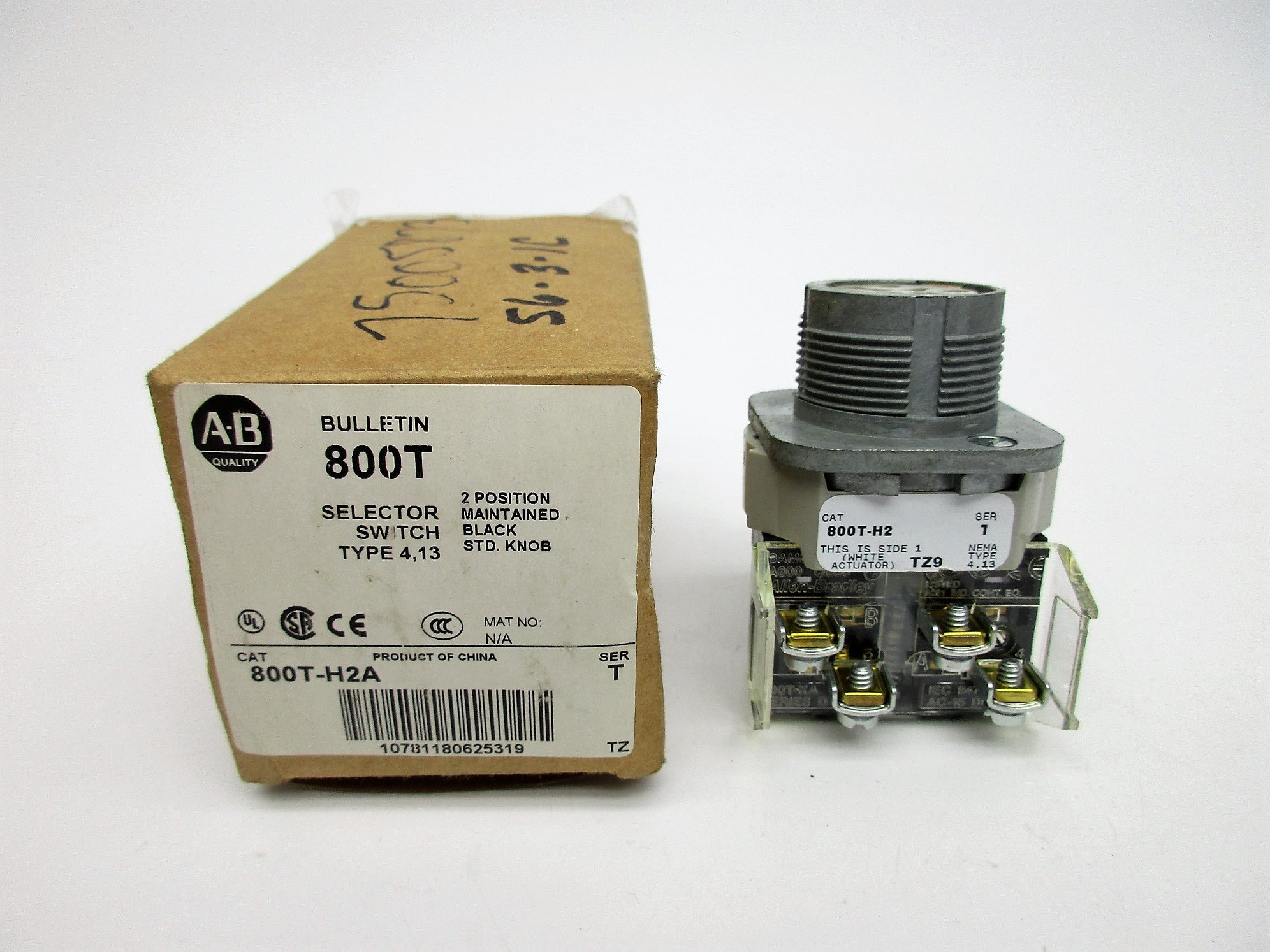 ALLEN BRADLEY 800T-H2A SER. T (BR/WH) (AS PICTURED) NSMP