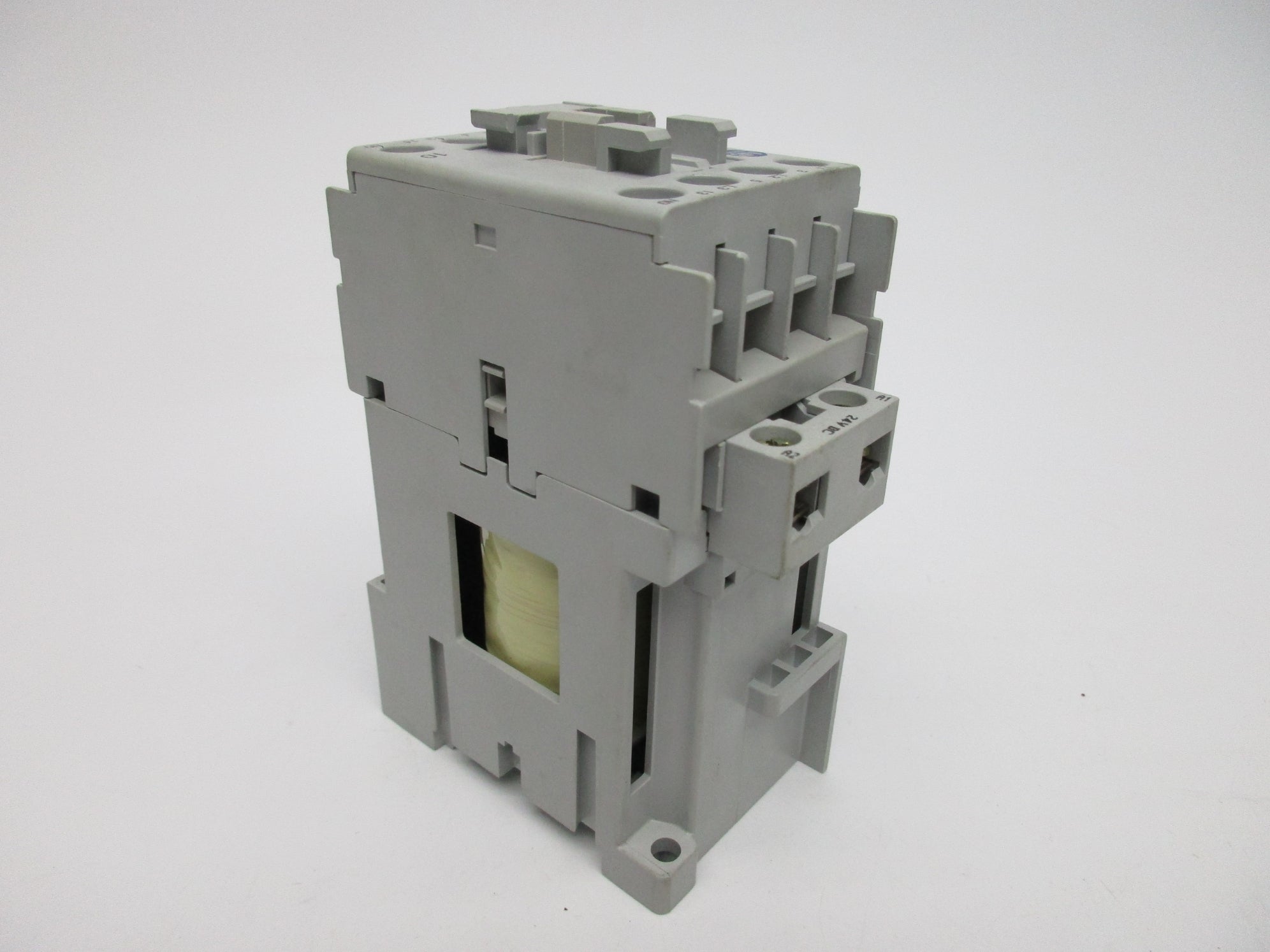ALLEN BRADLEY 100-C16ZJ10 SER. B (BR/WH) NSMP