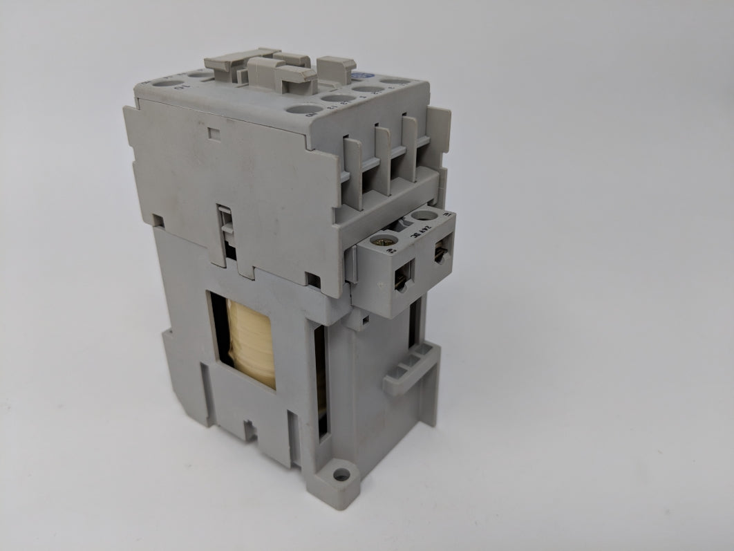 ALLEN BRADLEY 100-C16ZJ10 SER. B 24V (BR/WH) NSMP
