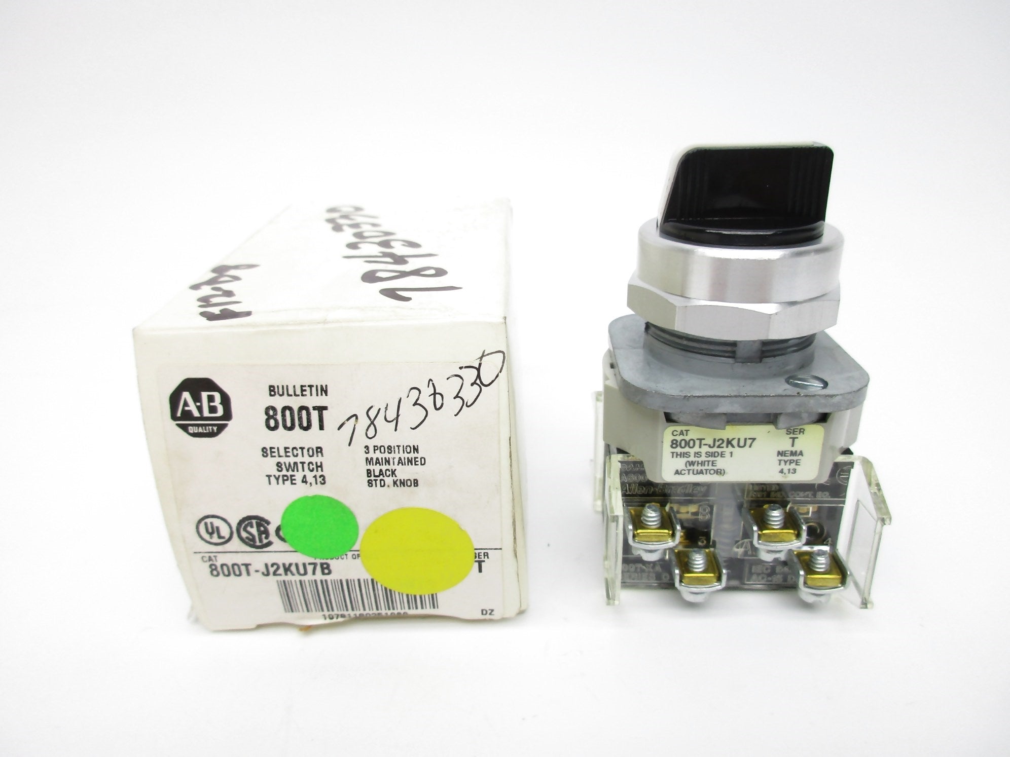ALLEN BRADLEY 800T-J2KU7B SER. T (WH) NSMP