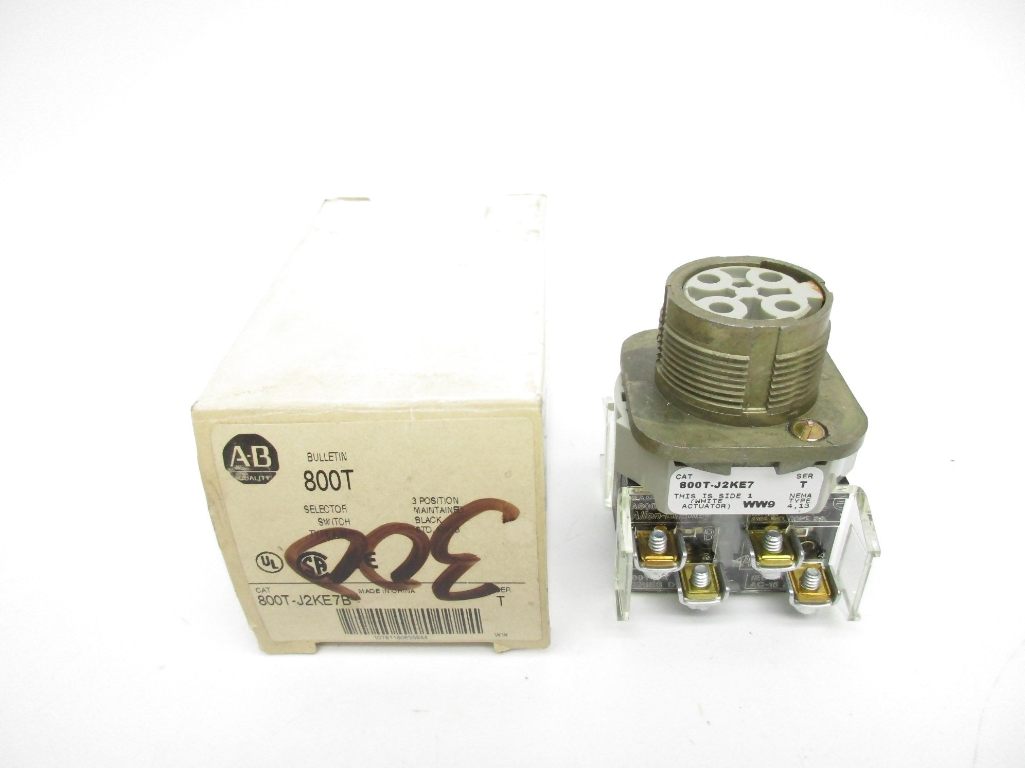 ALLEN BRADLEY 800T-J2KE7B SER. T (AS PICTURED) (WH) NSMP
