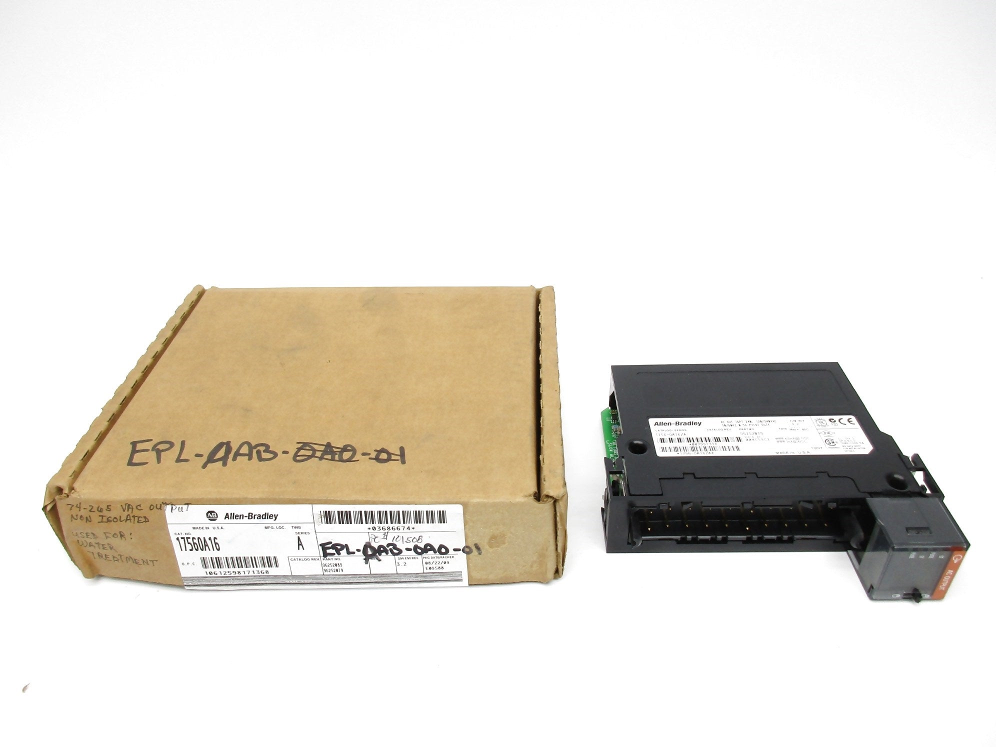 ALLEN BRADLEY 1756-OA16 SER. A 120/240VAC F/W 3.2  NSMP