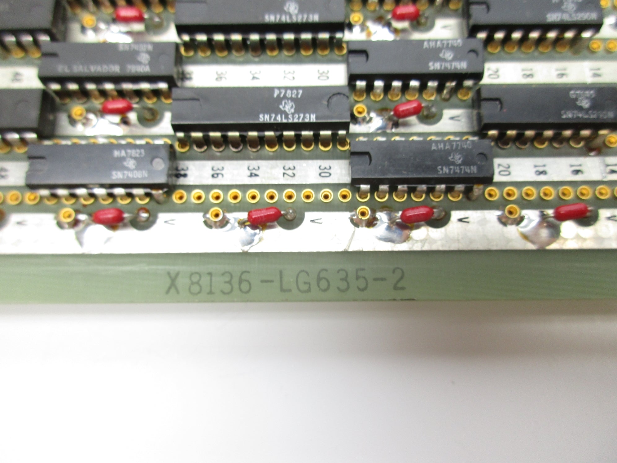 AUGAT X8136-LG635-2 UNMP