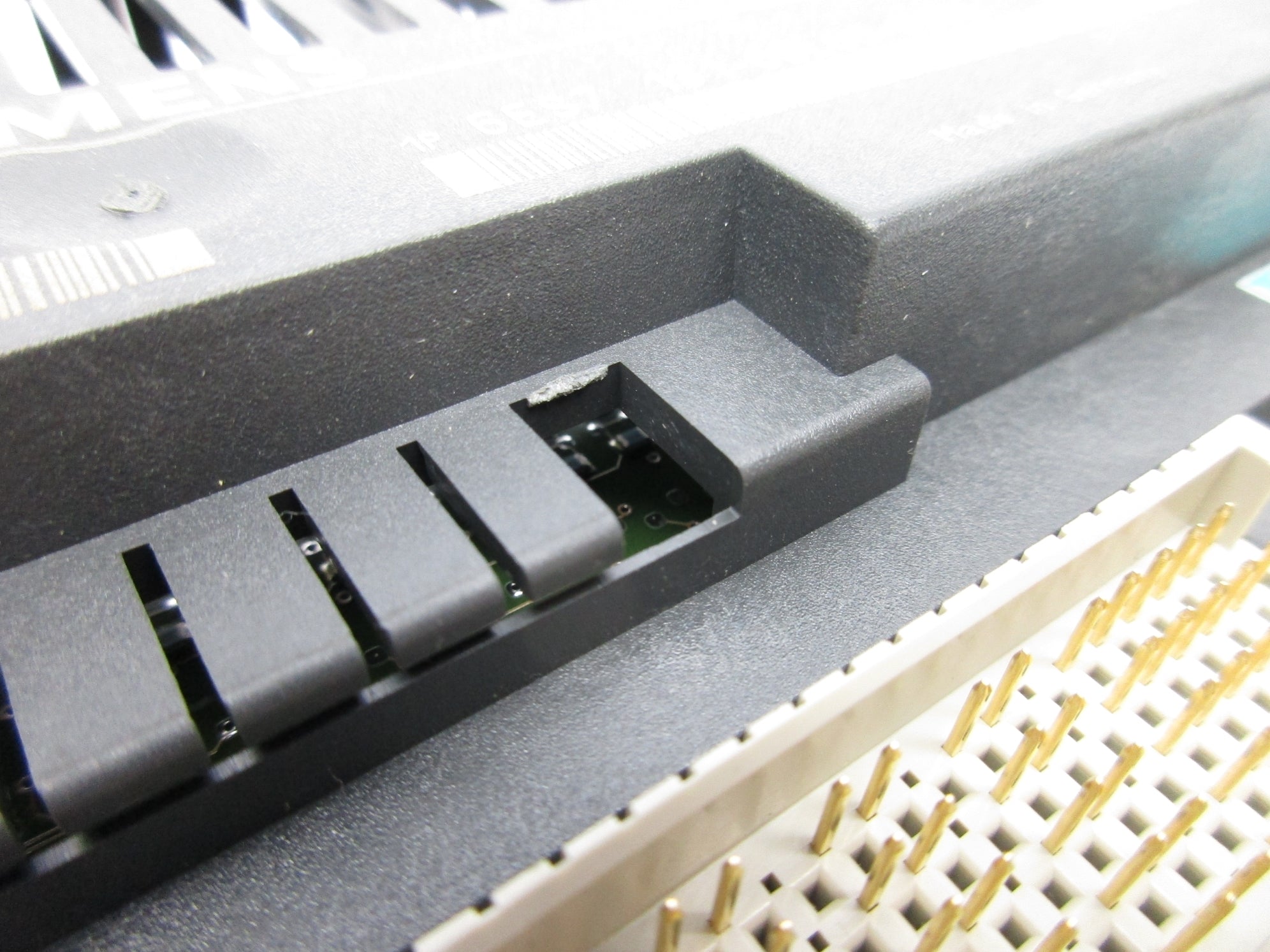 SIEMENS 6ES7131-0BL00-0XB0 (AS PICTURED) NSMP