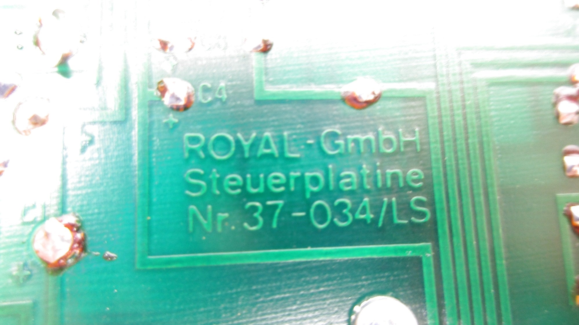 ROYAL 37-034/BS UNMP
