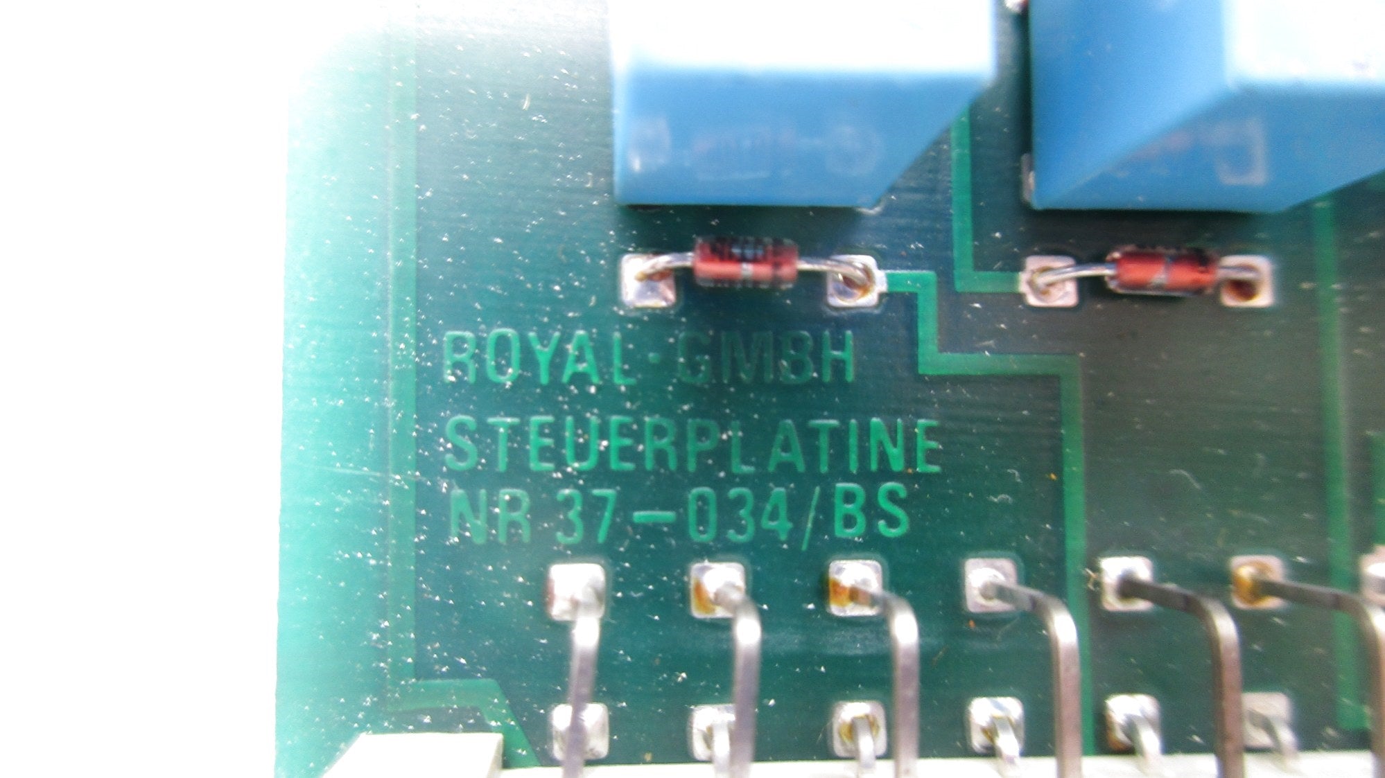ROYAL 37-034/BS UNMP