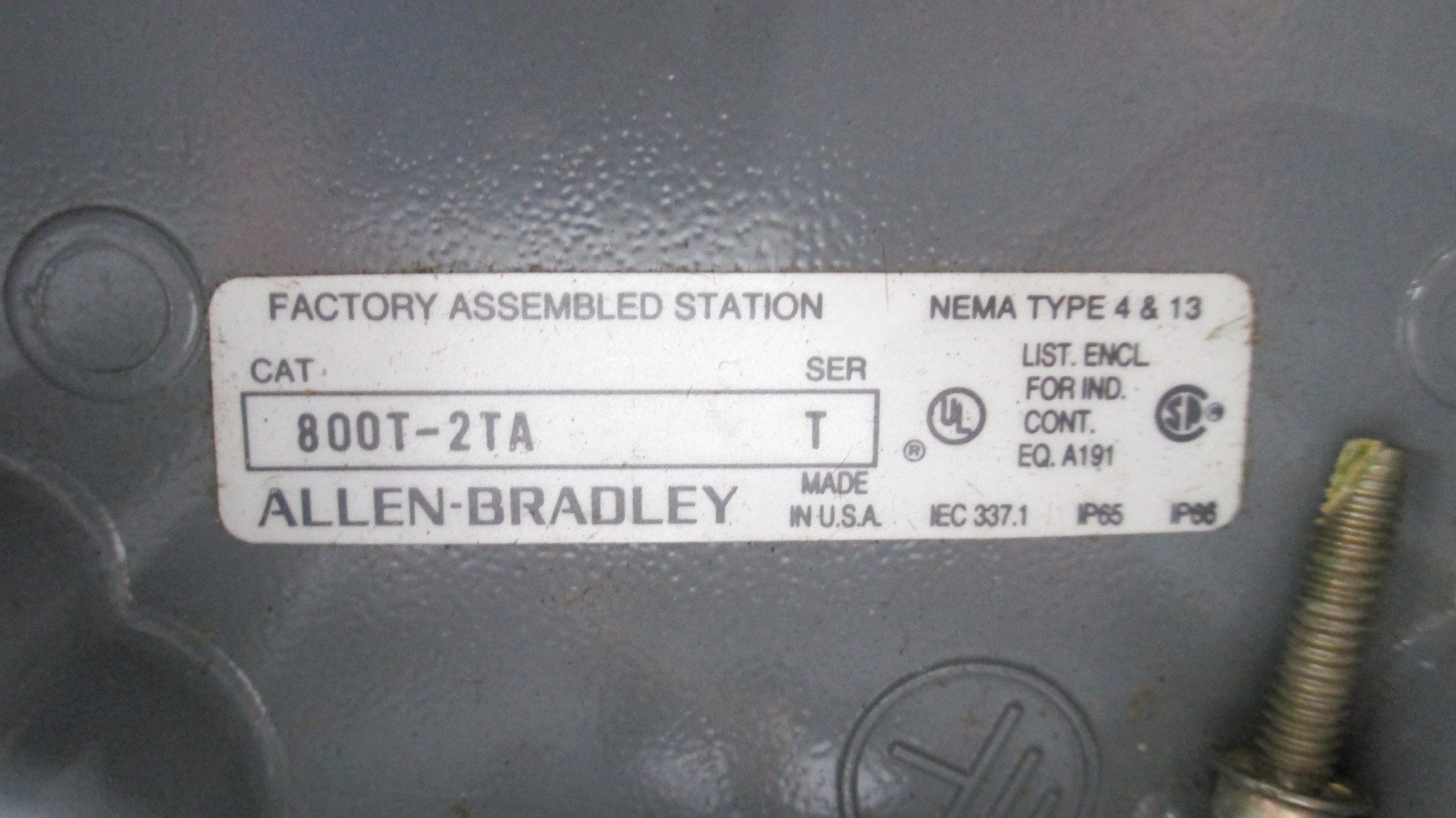 ALLEN BRADLEY 800T-2TA SER. T (BR/YL) NSMP