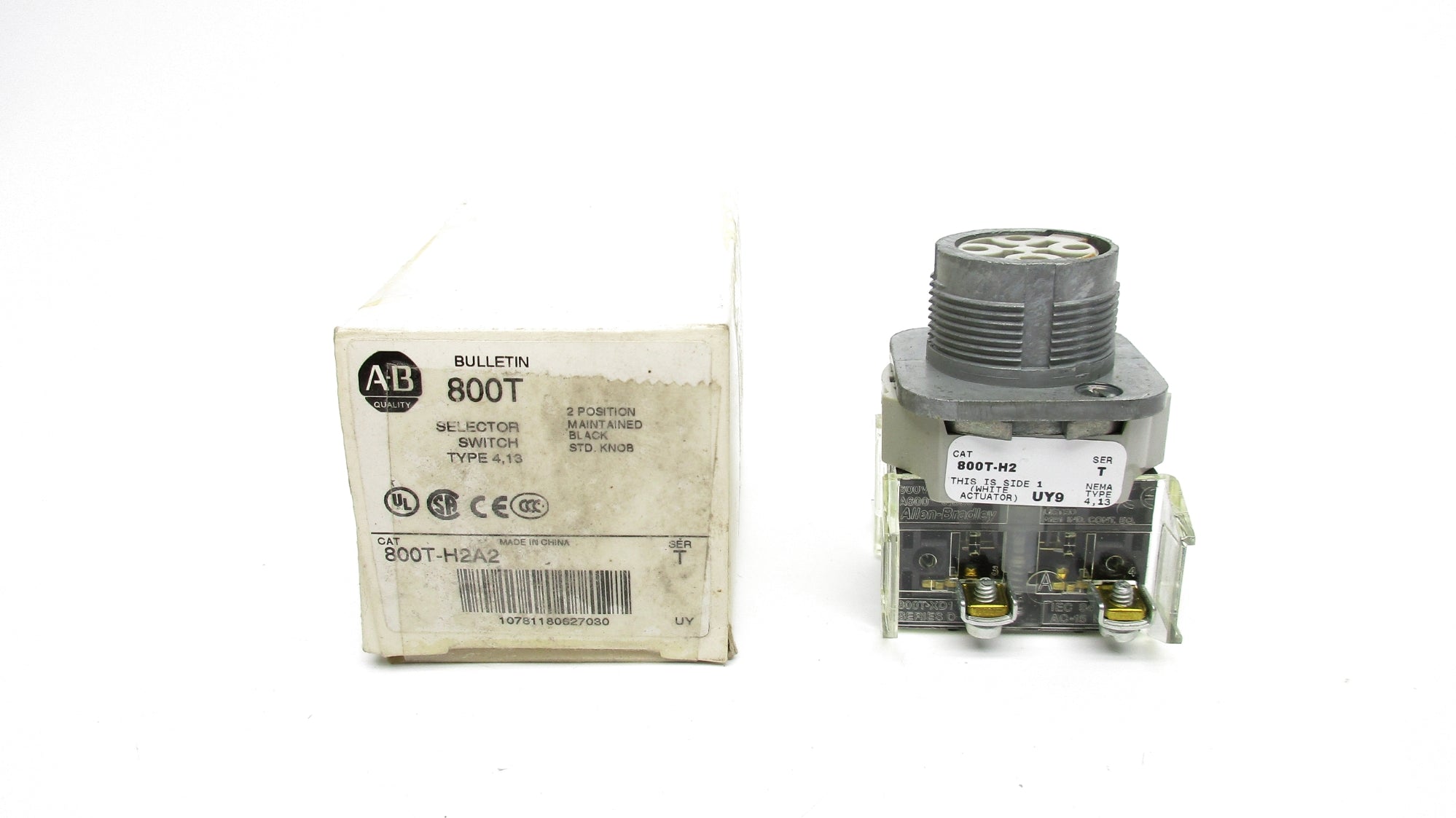 ALLEN BRADLEY 800T-H2A2 SER. T (WH) NSMP