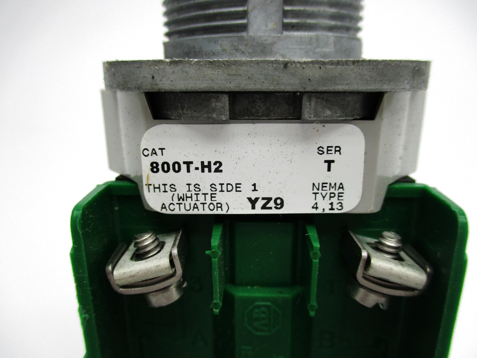 ALLEN BRADLEY 800T-H2 SER. T 800T-XAP SER. F (AS PICTURED) UNMP