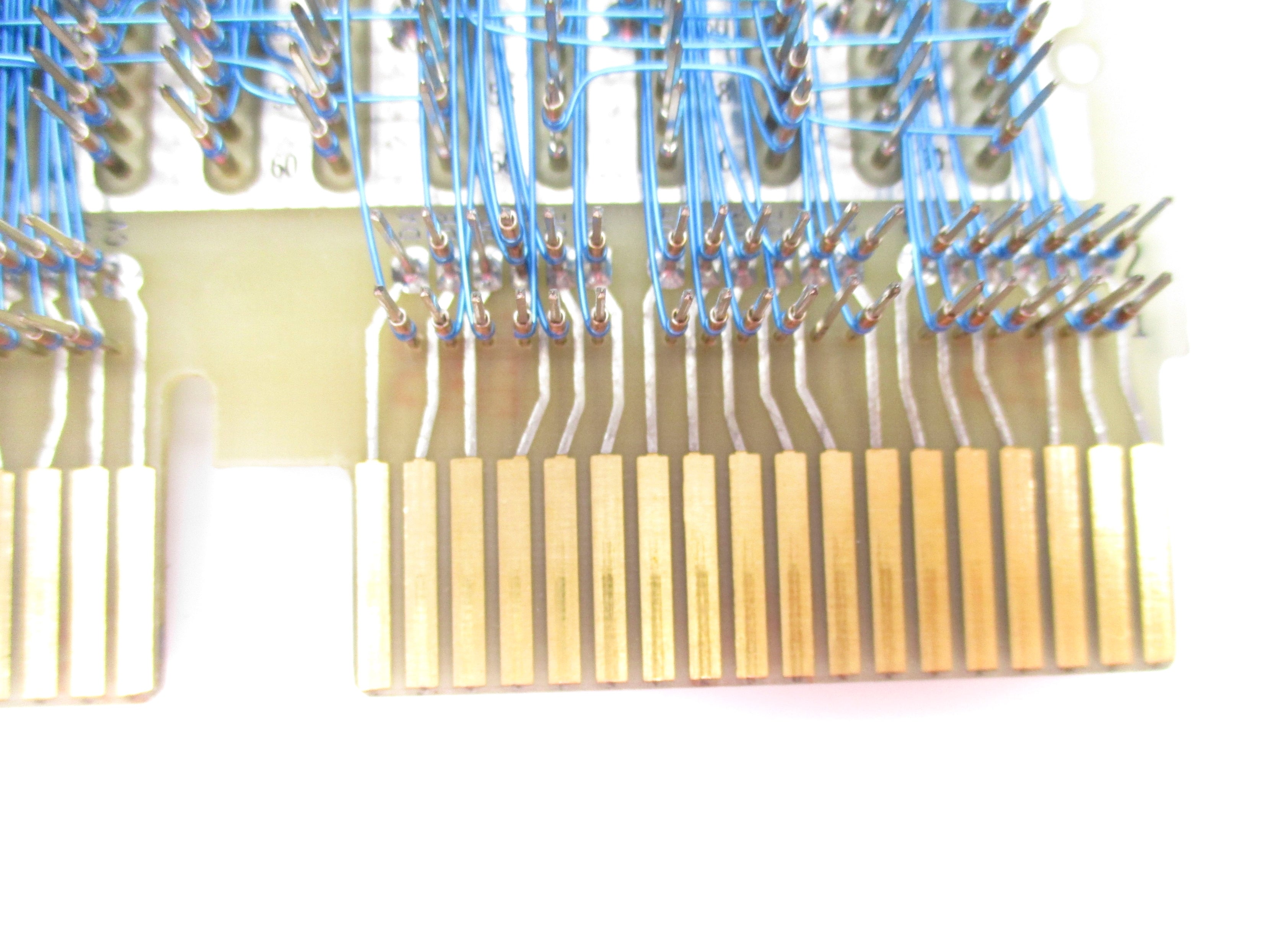AUGAT 8136-LG635-2TG 183781 UNMP