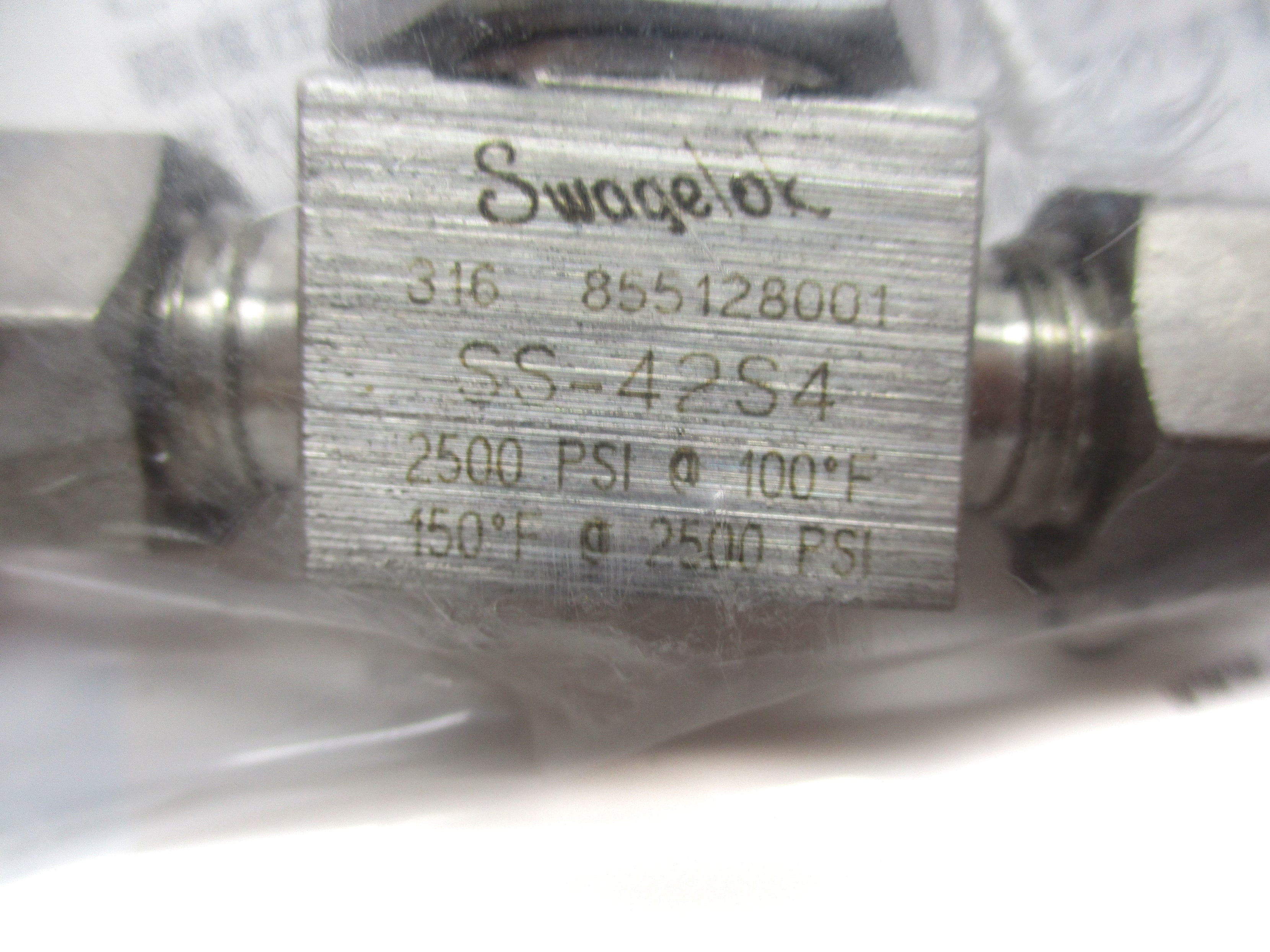 SWAGELOK SS-42S4 250PSI NSNP