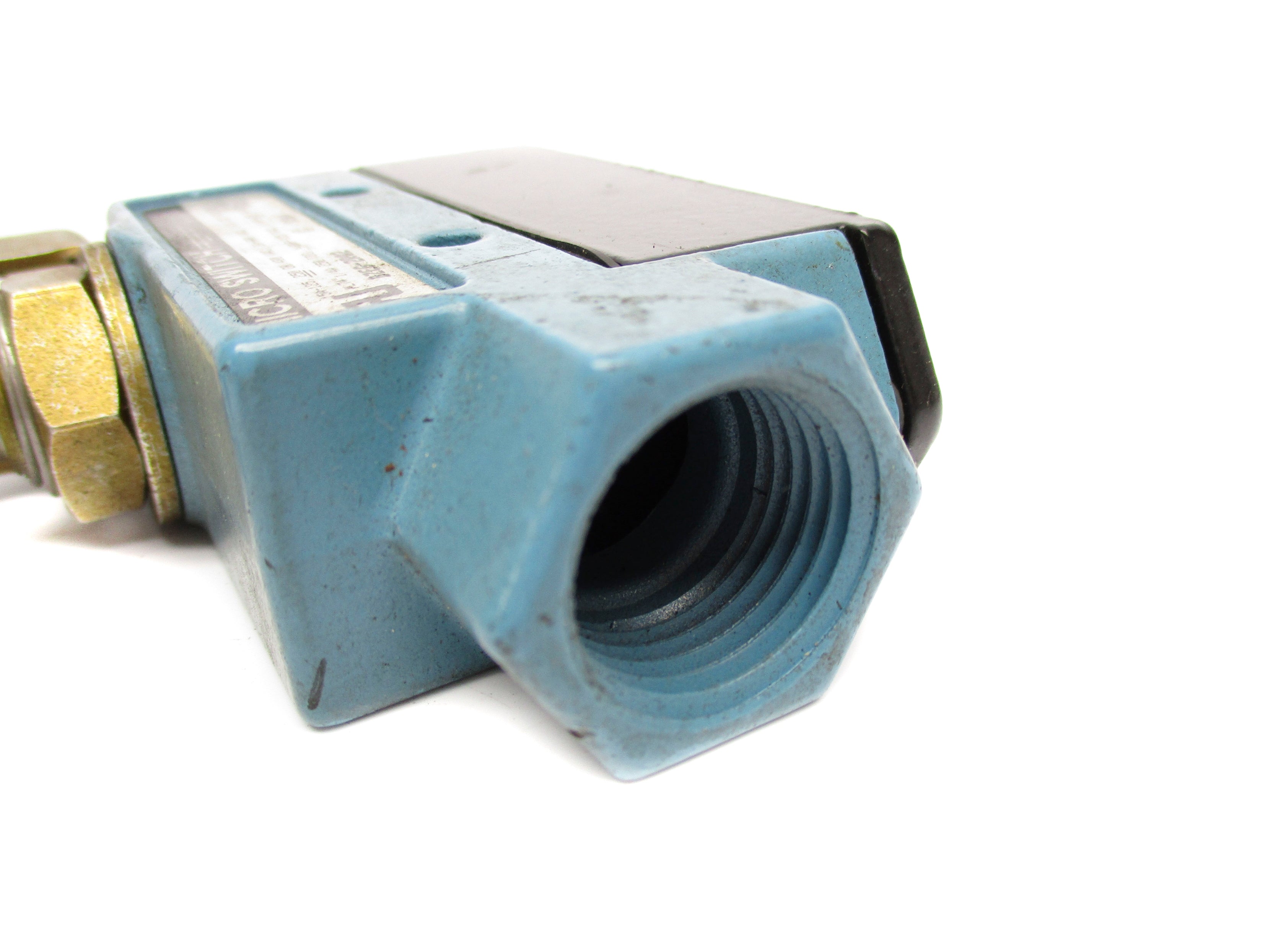 MICRO SWITCH BZE6-2RQ2 600VAC 2A UNMP