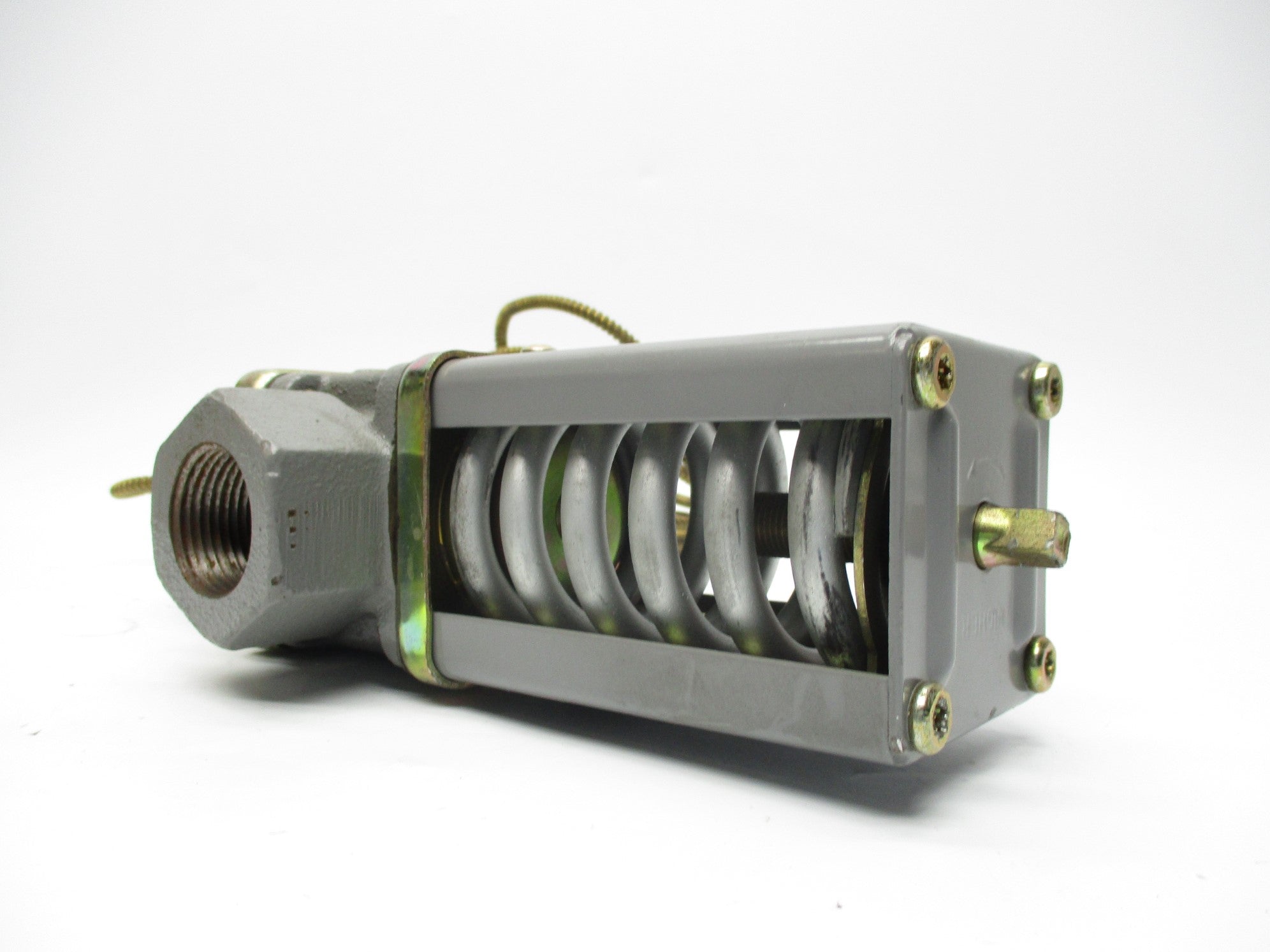 JOHNSON CONTROLS V47AD-2 150PSI 115-180'F 1"  NSNP