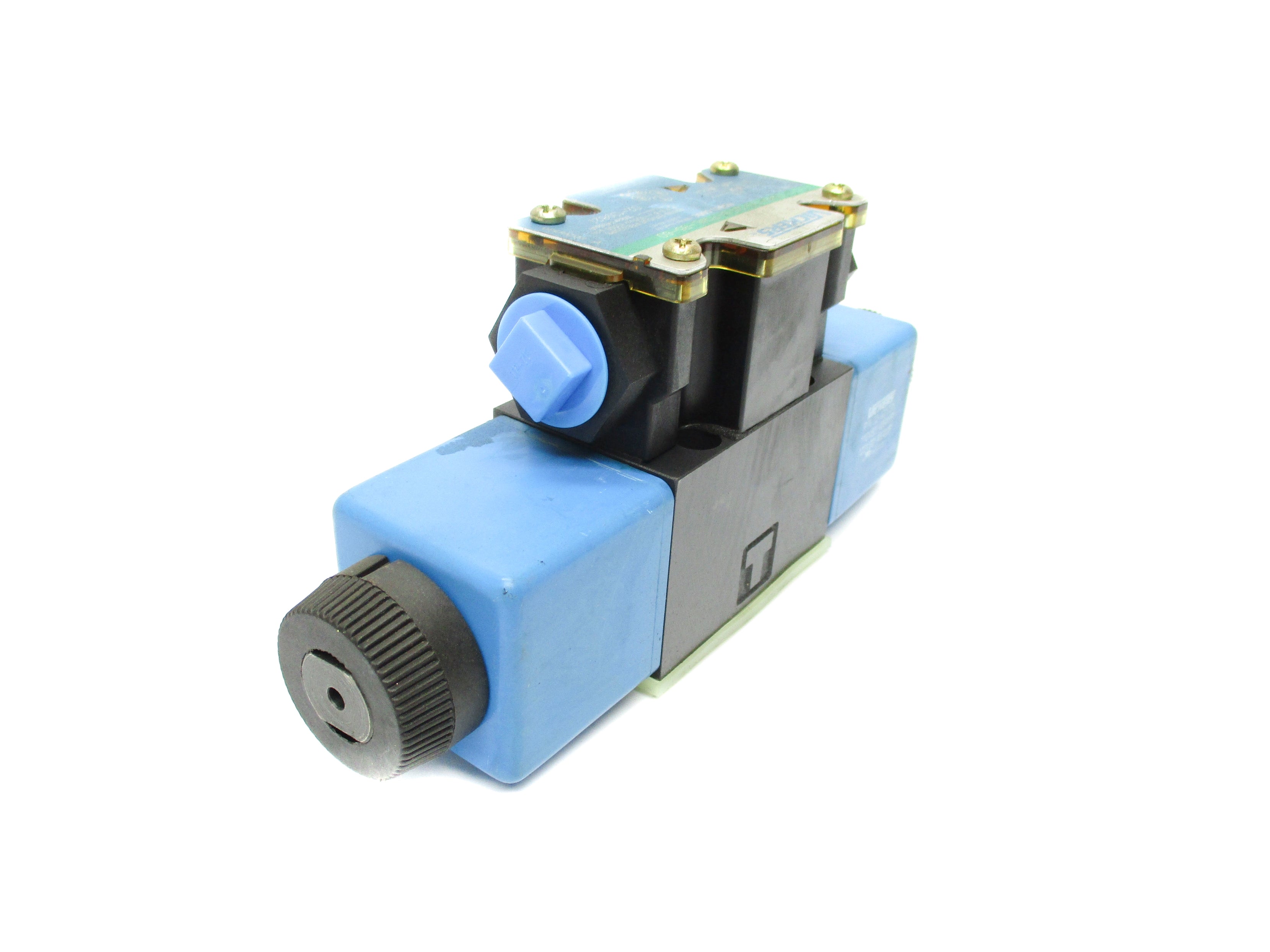 VICKERS DG4V3S2NMFTWLB560 02-109821 5000PSI 110/120V NSNP
