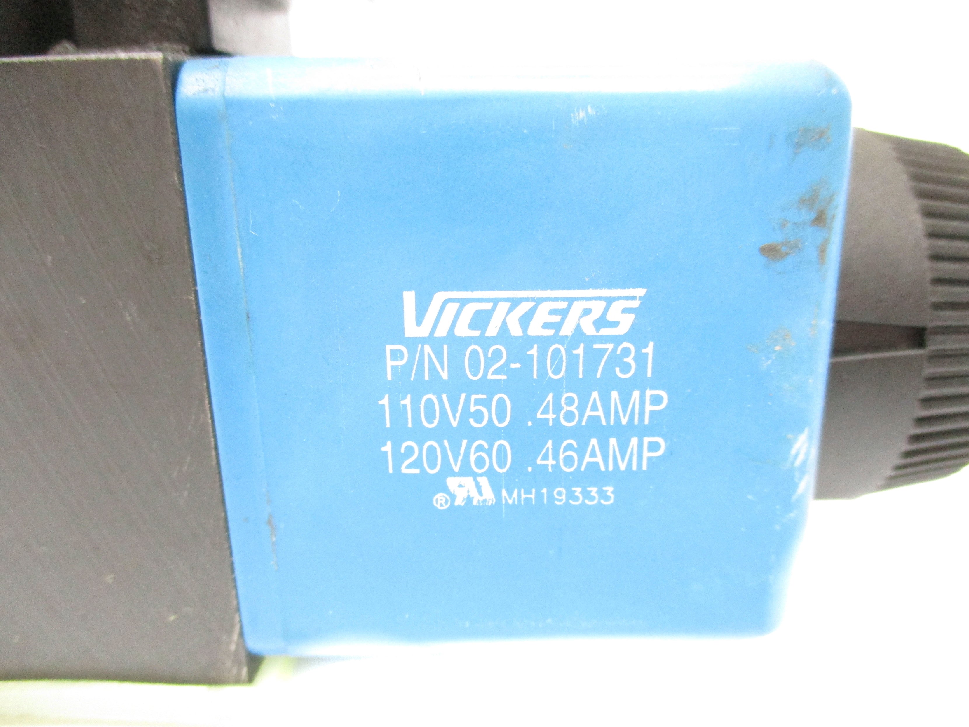 VICKERS DG4V3S2NMFTWLB560 02-109821 5000PSI 110/120V NSNP