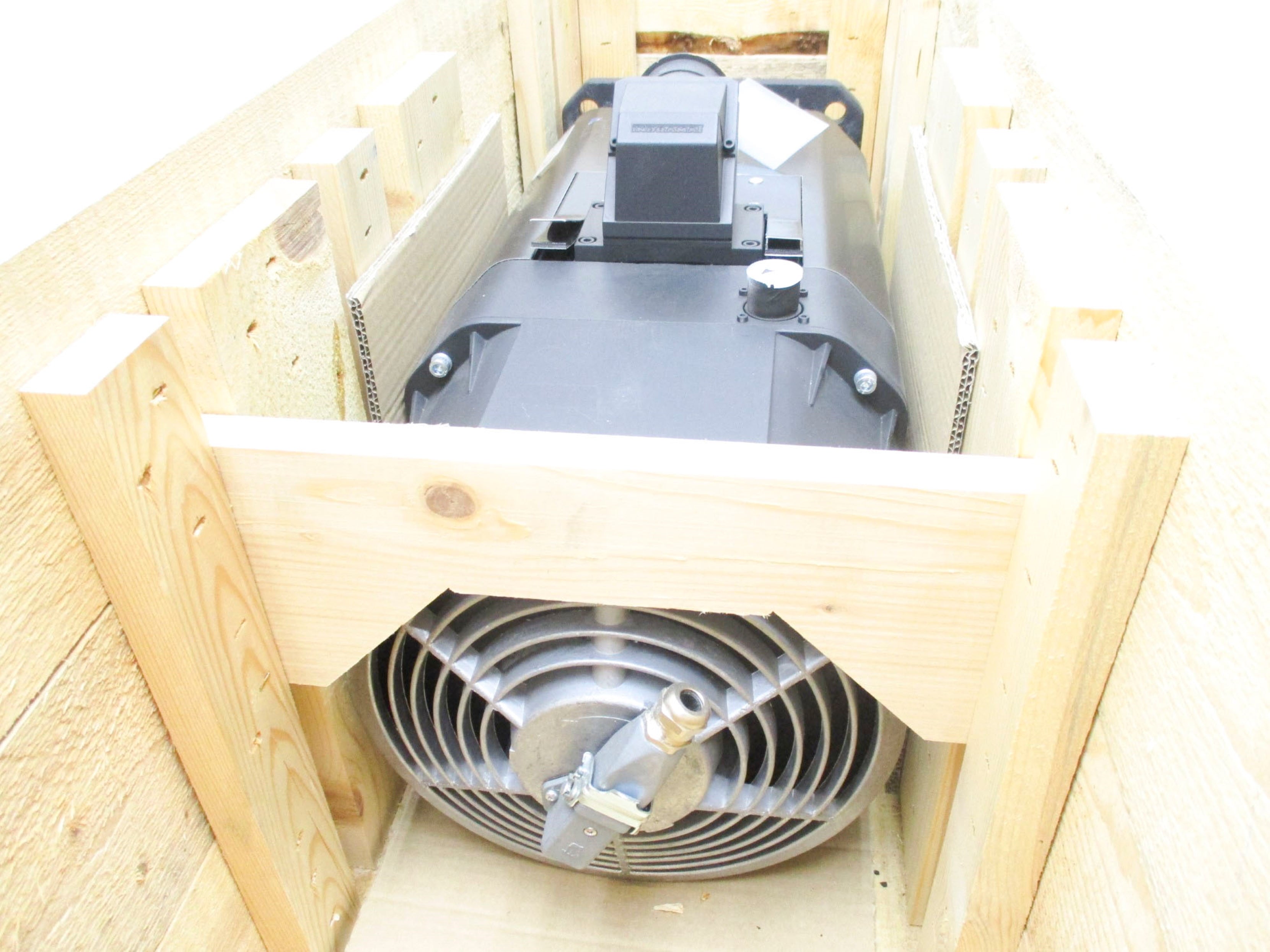 REXROTH MAD130C-0100-SA-M2-AP0-05-N1 R911322961 NSMP