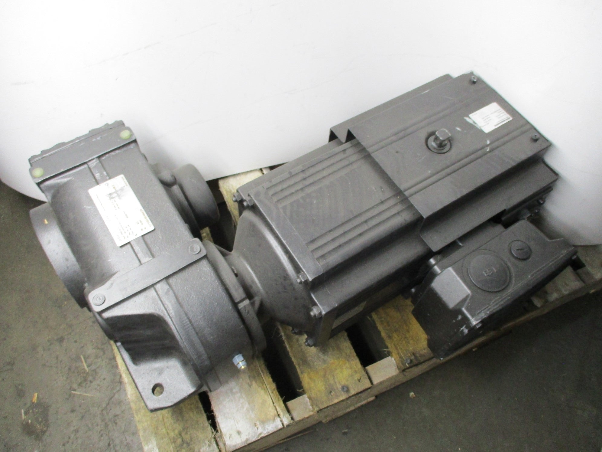 SEW-EURODRIVE FH67B/A CMP112VR NSNP
