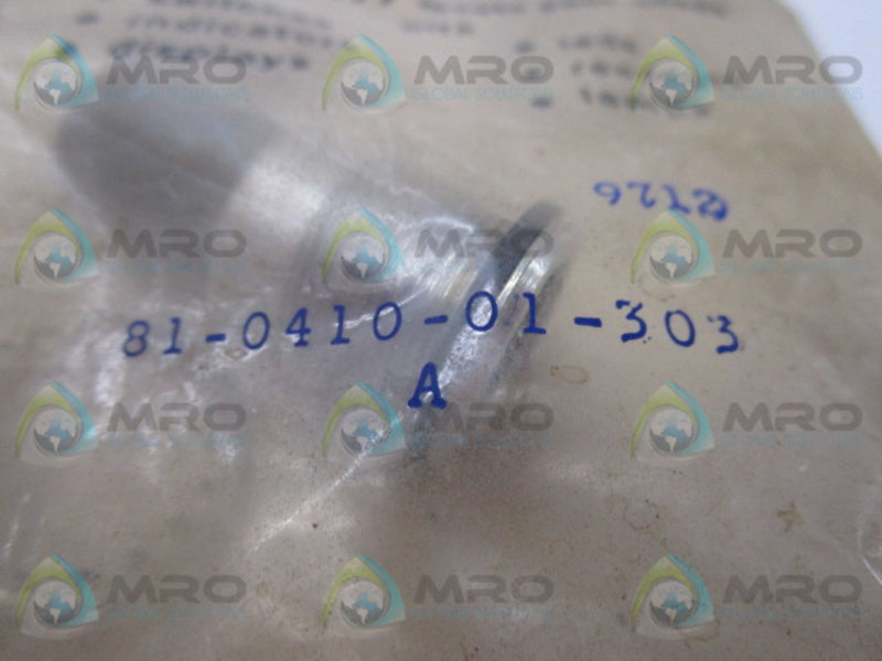 DIALIGHT 81-0410-01-303 INDICATOR LIGHT HOLDER SOCKET ASSEMBLY * NEW *