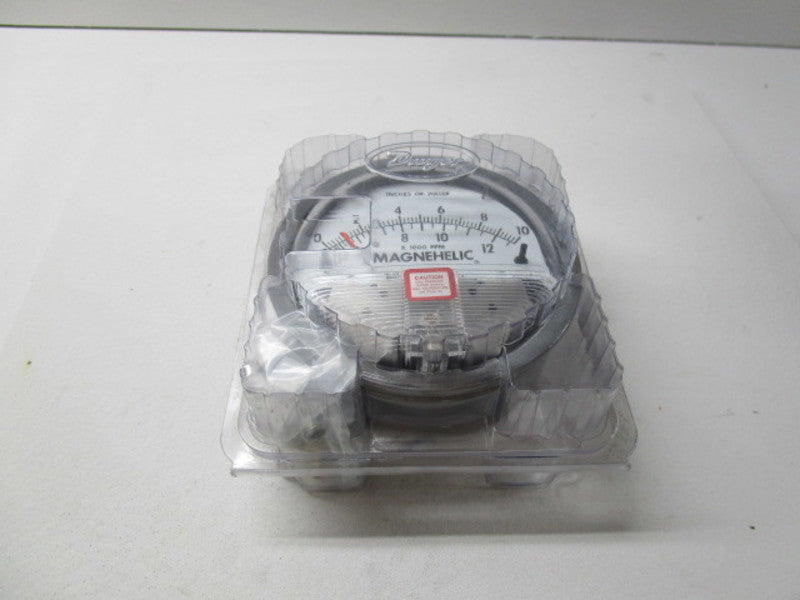 DWYER 2010AV PRESSURE GAUGE 15PSIG * NEW IN ORIGINAL PACKAGE *