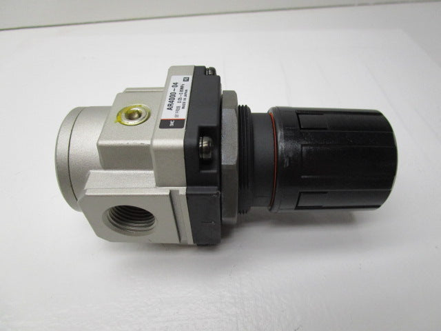 SMC AR4000-04 PNEUMATIC AIR REGULATOR .05-.85MPA * NEW NO BOX *