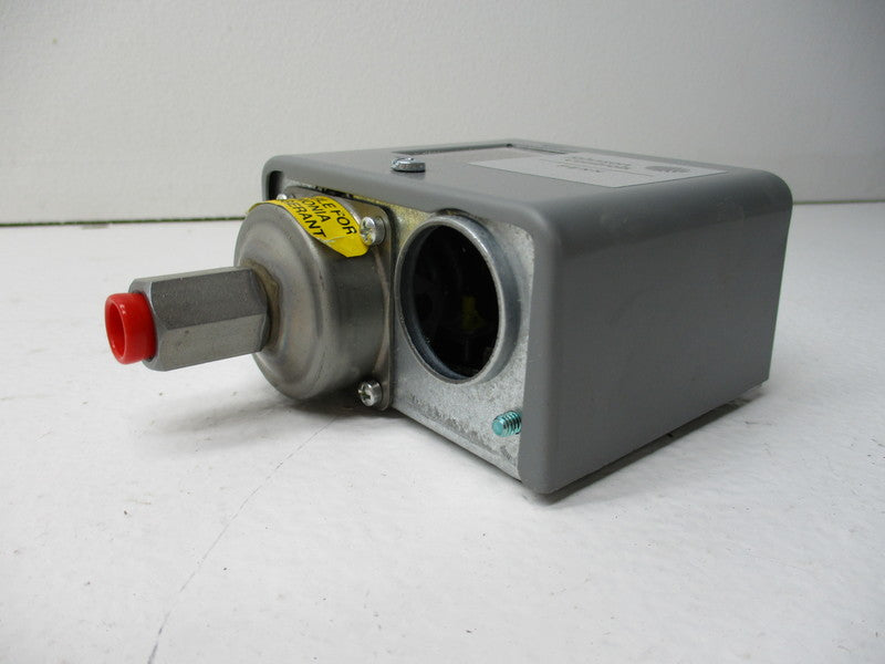 JOHNSON CONTROLS P72CA-4C NSMP