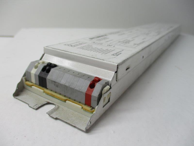 SYLVANIA QTP4X54T5HO-UNVPSNHTW  UNMP