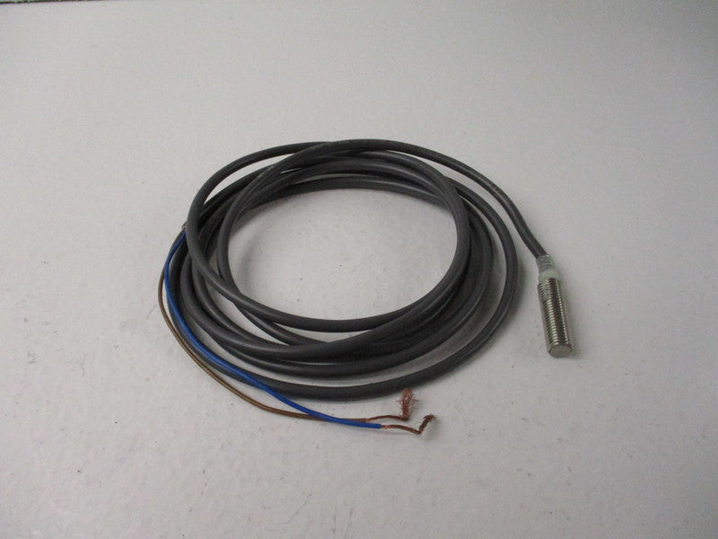 OMRON E2E-X2D1-N  UNMP